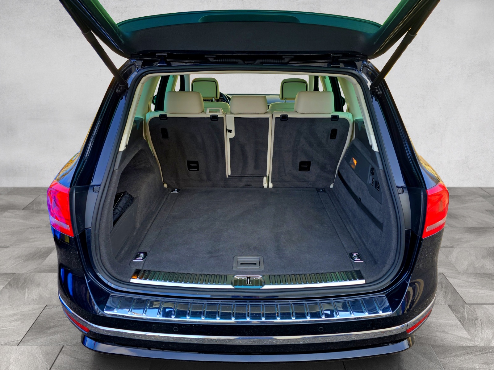 VW Touareg 3.0 TDI BMT R-Line 21"Mallory Tiptronic-image-15