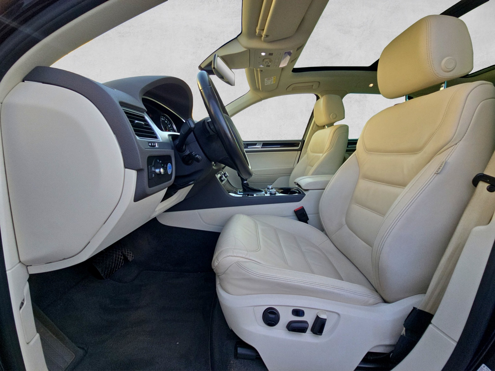 VW Touareg 3.0 TDI BMT R-Line 21"Mallory Tiptronic-image-9