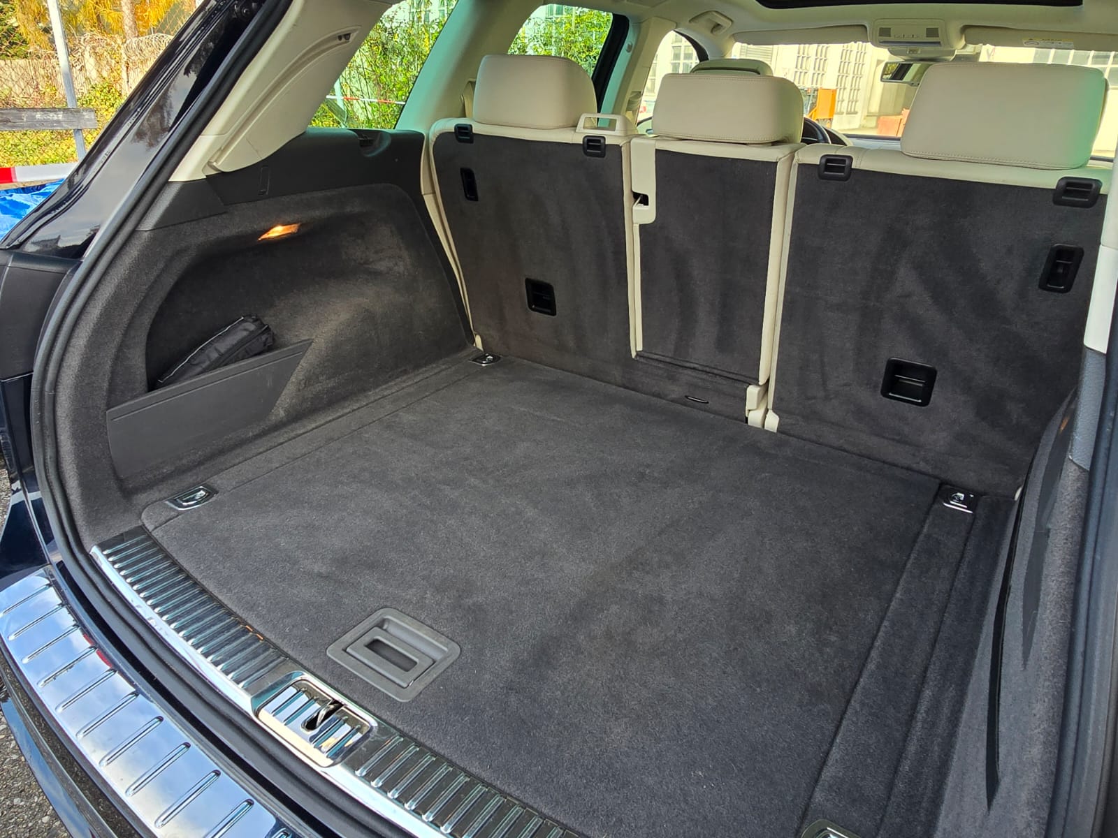VW Touareg 3.0 TDI BMT R-Line 21"Mallory Tiptronic-image-16