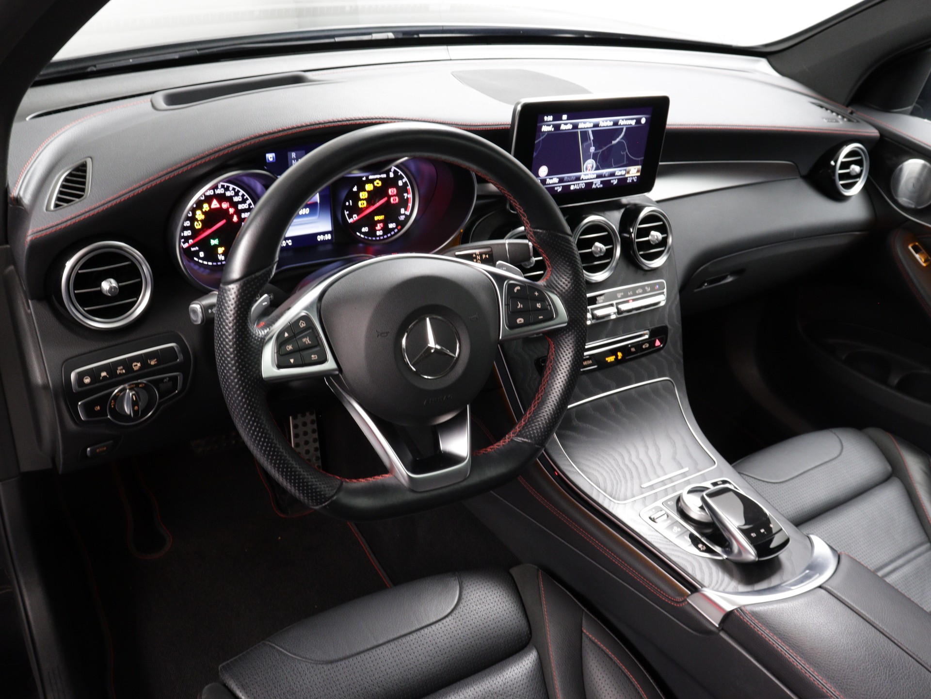 MERCEDES-BENZ GLC 43 AMG 4m-image-8