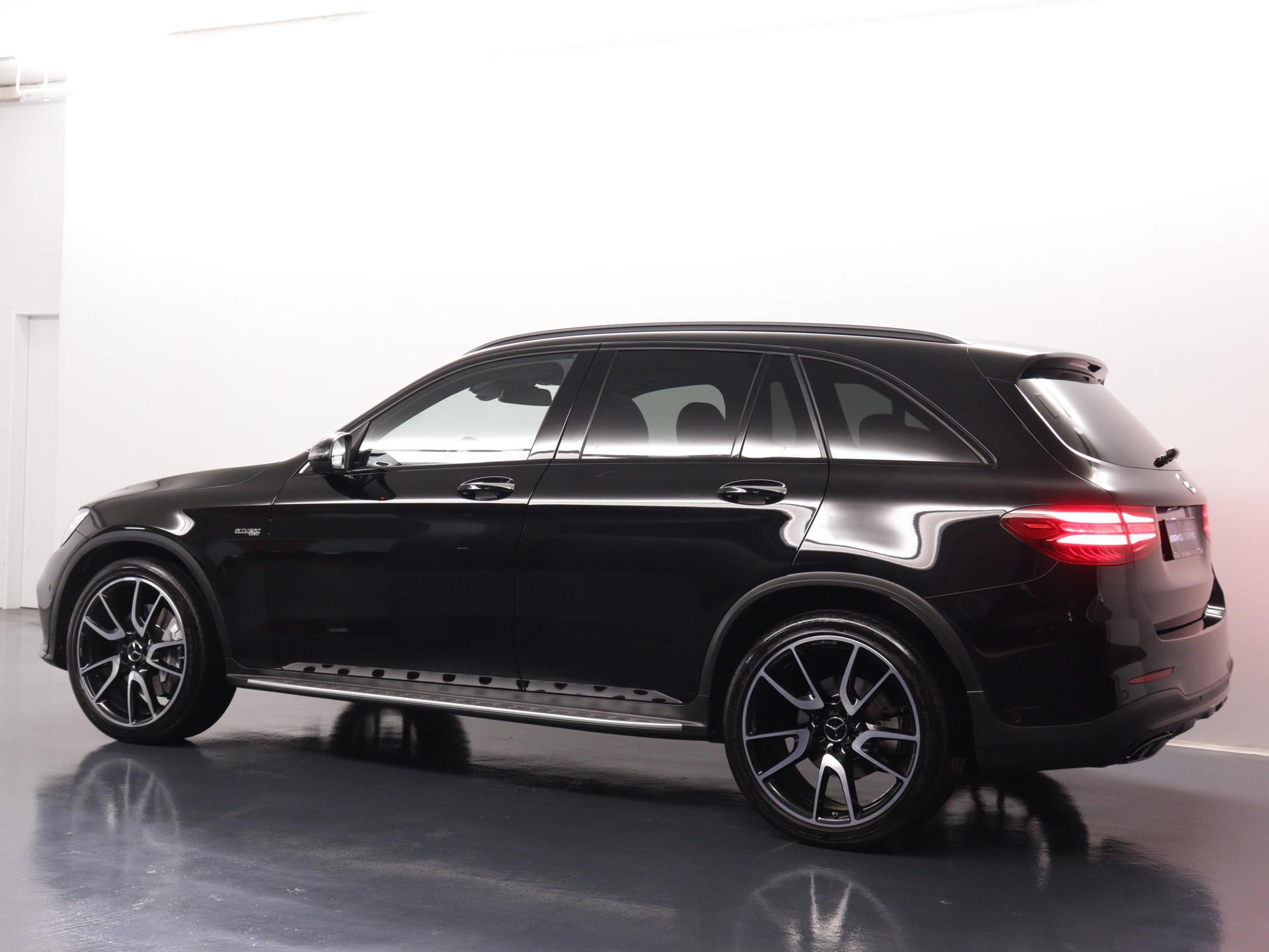 MERCEDES-BENZ GLC 43 AMG 4m-image-3
