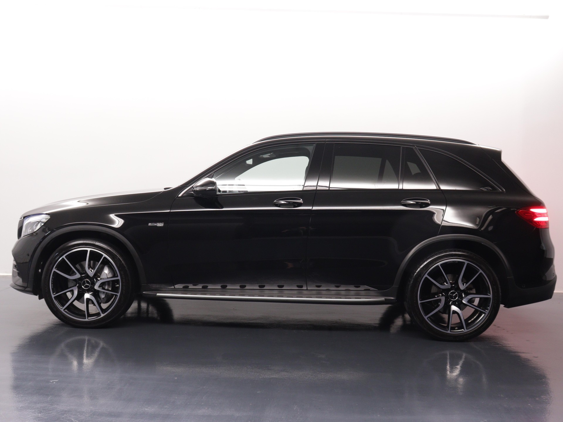 MERCEDES-BENZ GLC 43 AMG 4m-image-2