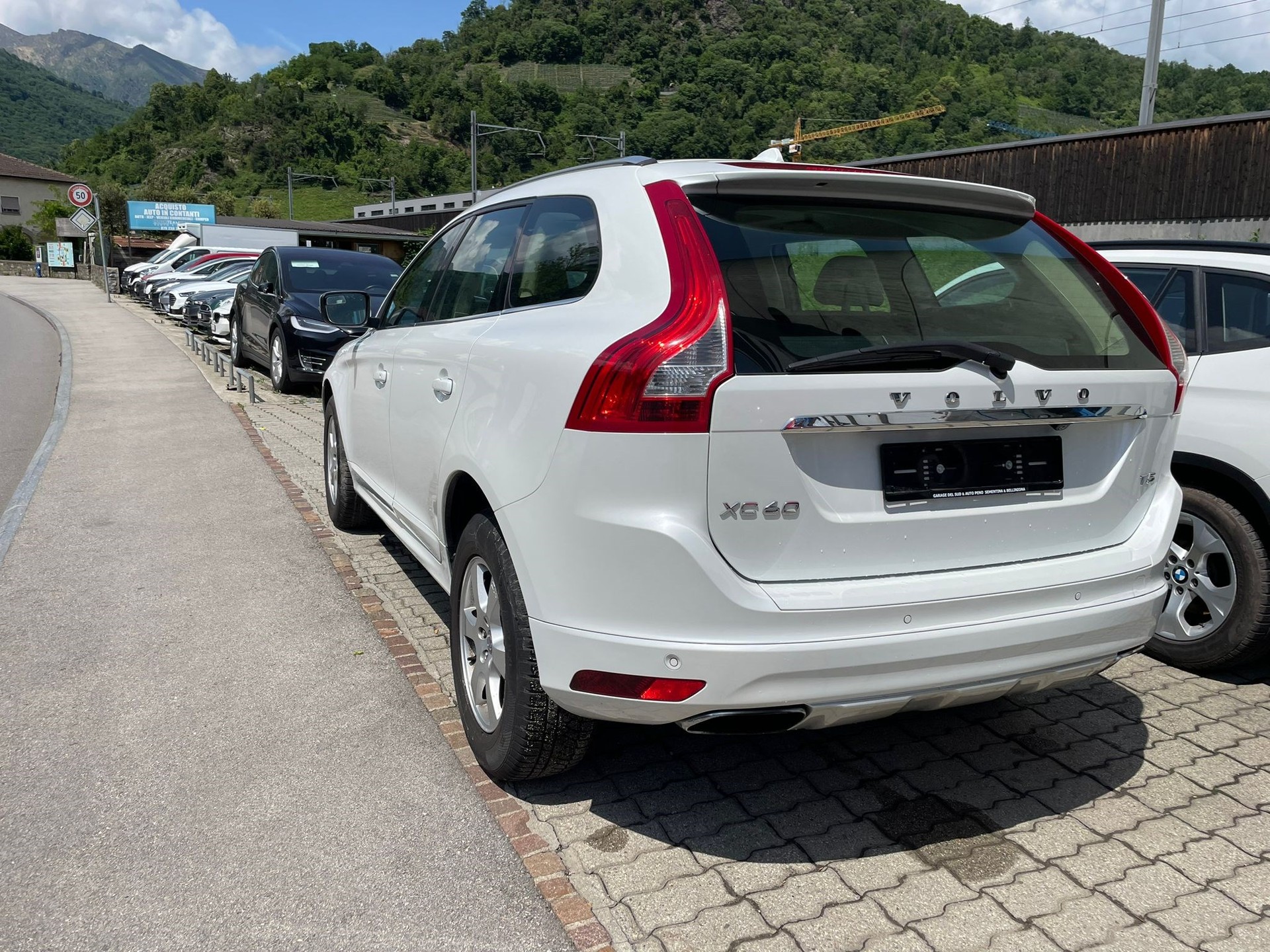 VOLVO XC60 T5 Summum R-Design Powershift-image-4