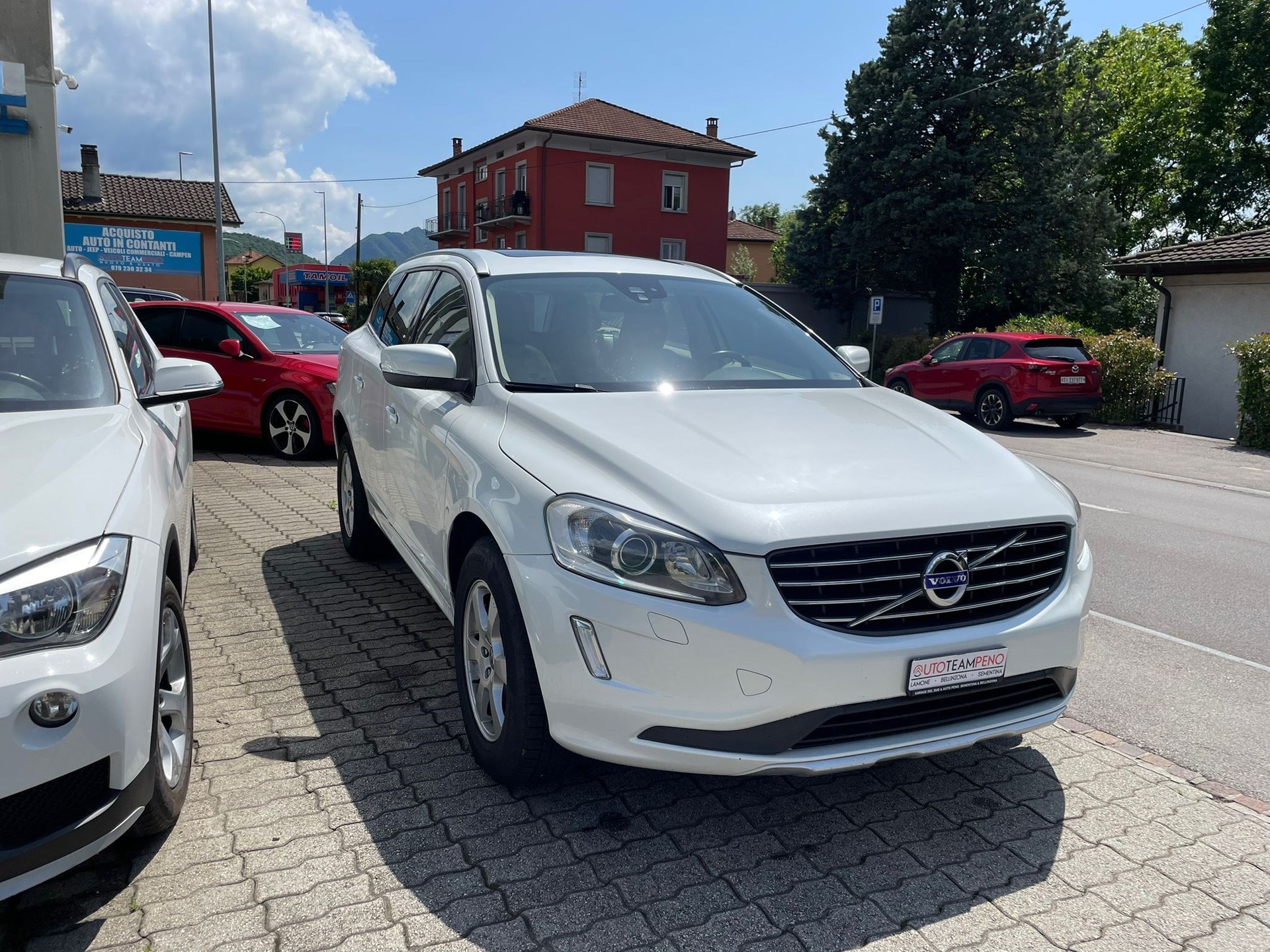 VOLVO XC60 T5 Summum R-Design Powershift-image-2