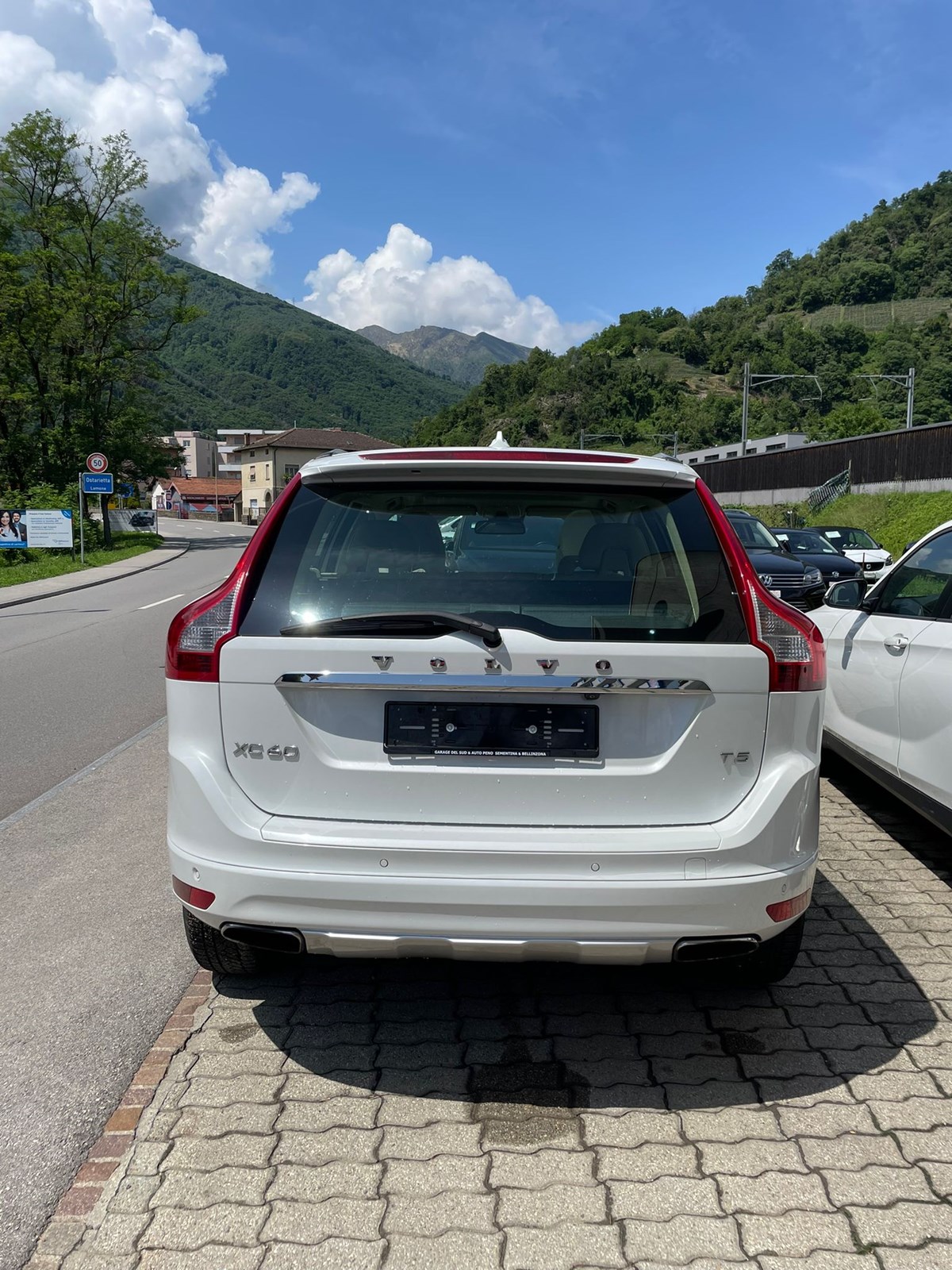VOLVO XC60 T5 Summum R-Design Powershift-image-5
