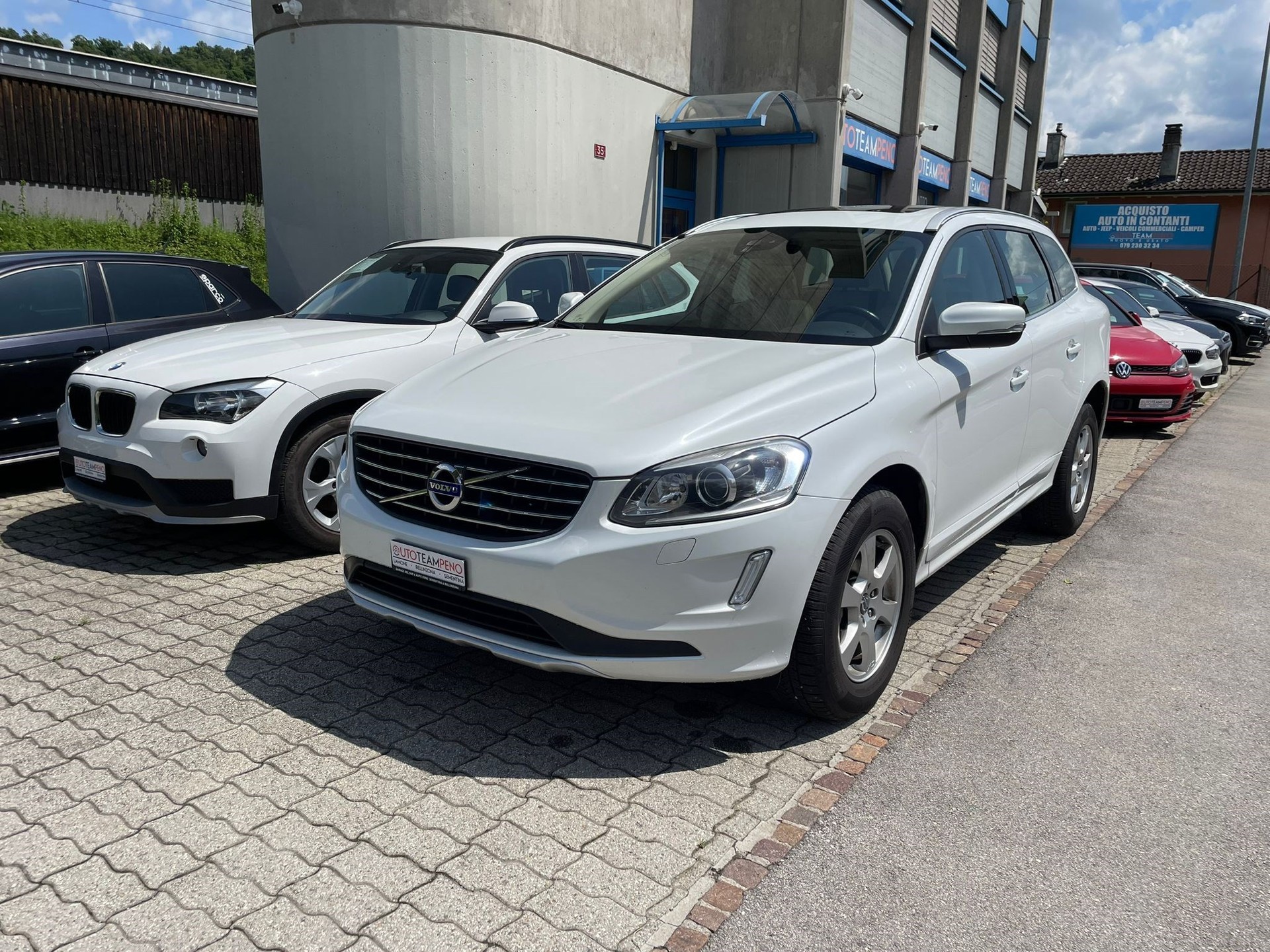 VOLVO XC60 T5 Summum R-Design Powershift-image-0