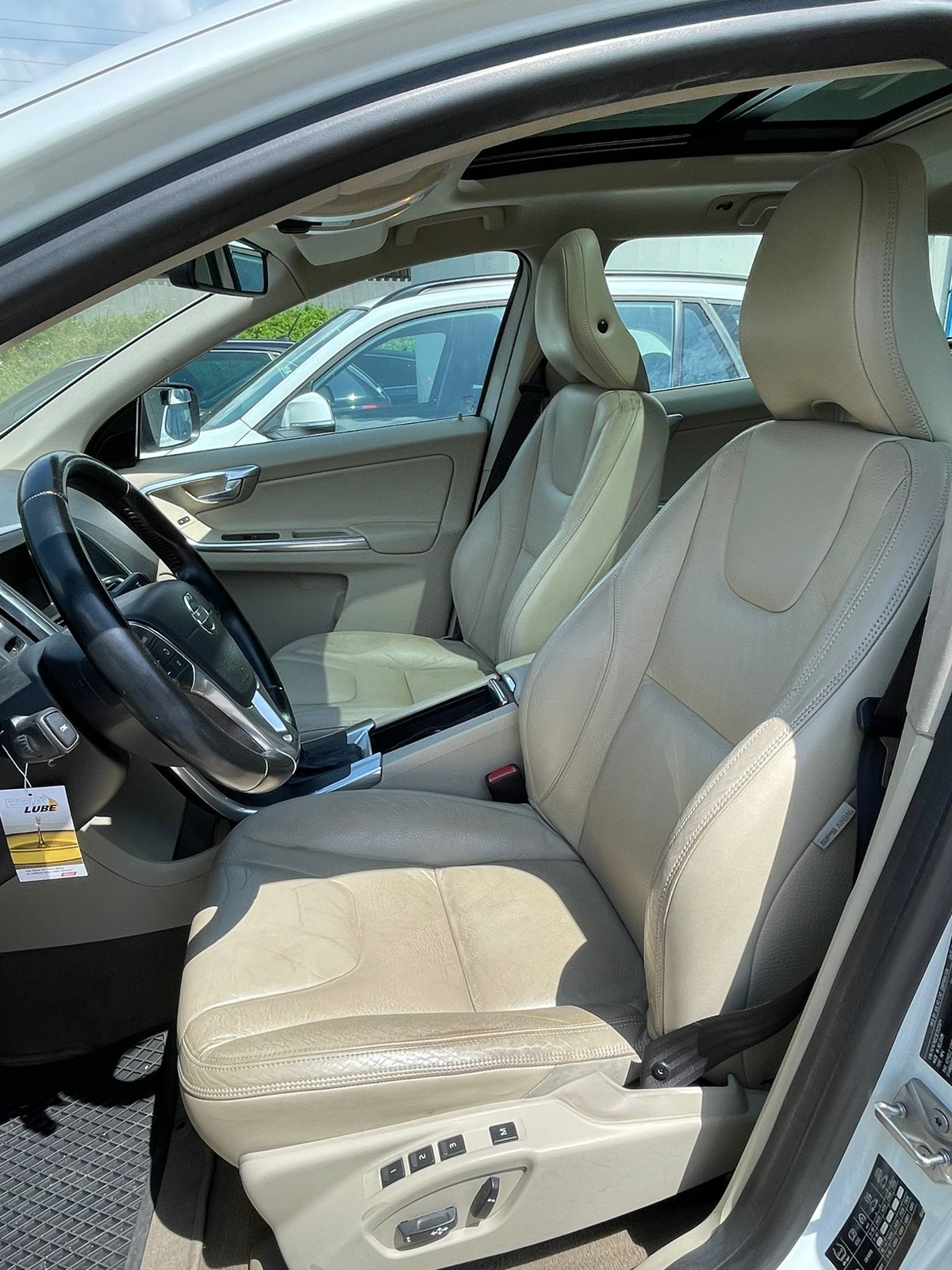 VOLVO XC60 T5 Summum R-Design Powershift-image-7