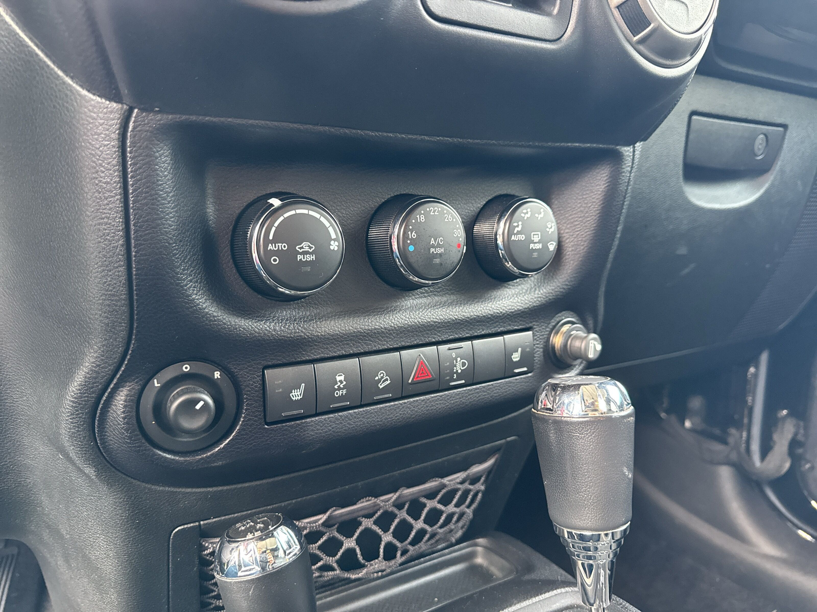 JEEP Wrangler 3.6 V6 Sahara Unlimited-image-14