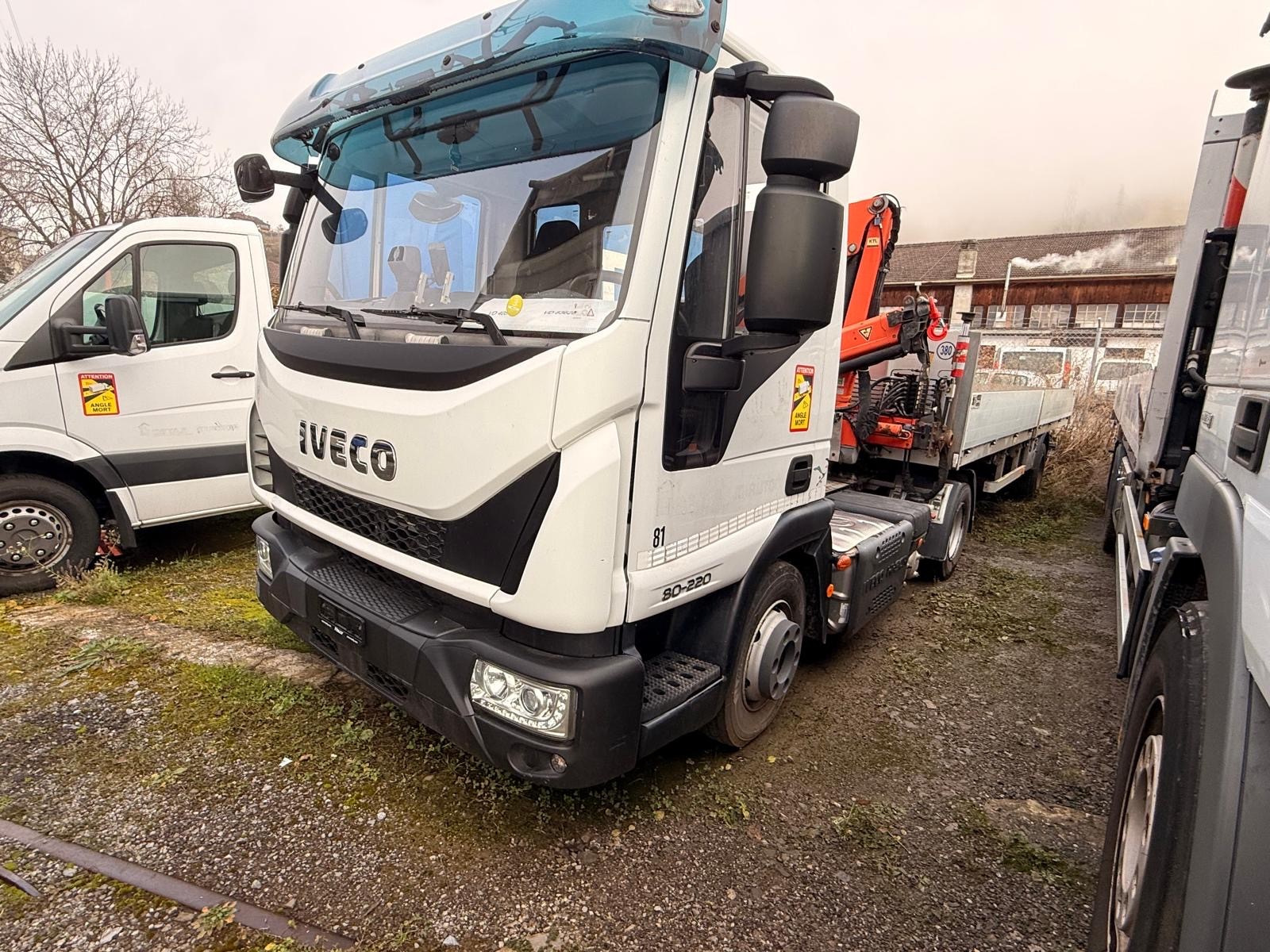 IVECO 80E22 Eurocargo semi-remorque + Grue PK 3400-image-7