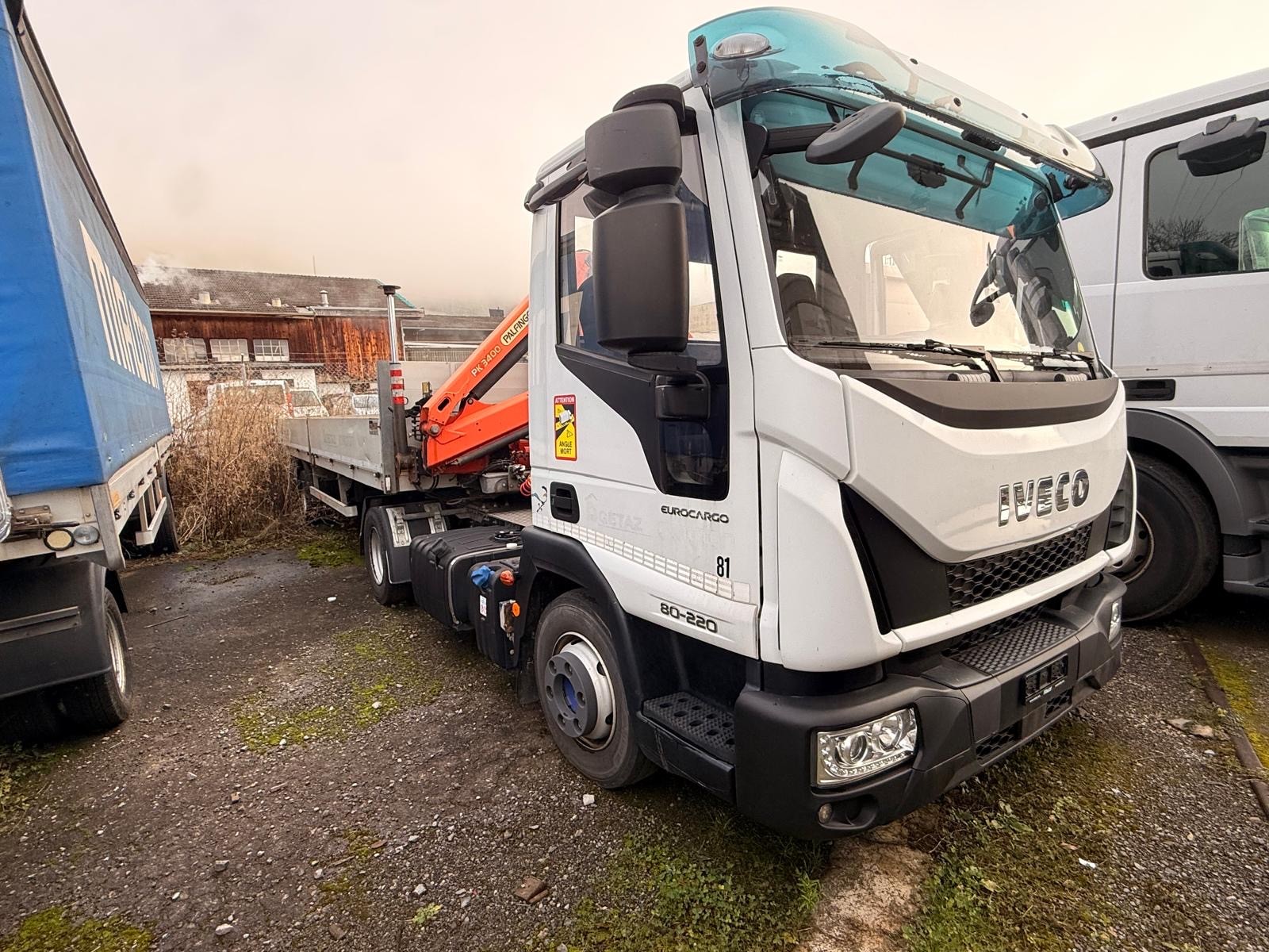 IVECO 80E22 Eurocargo semi-remorque + Grue PK 3400-image-10