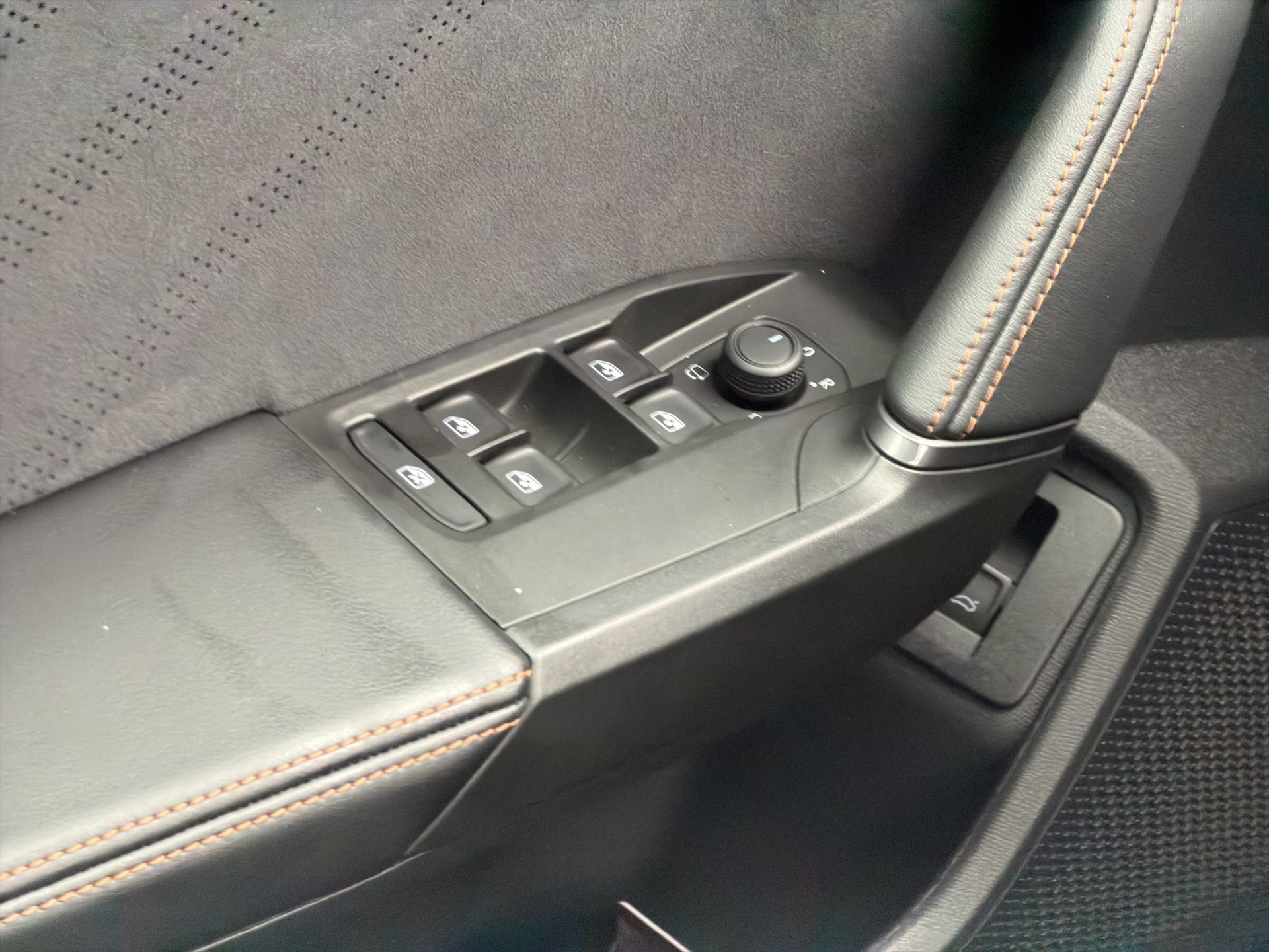 CUPRA LEON ST 2.0 TSI VZ DSG 4Drive-image-11