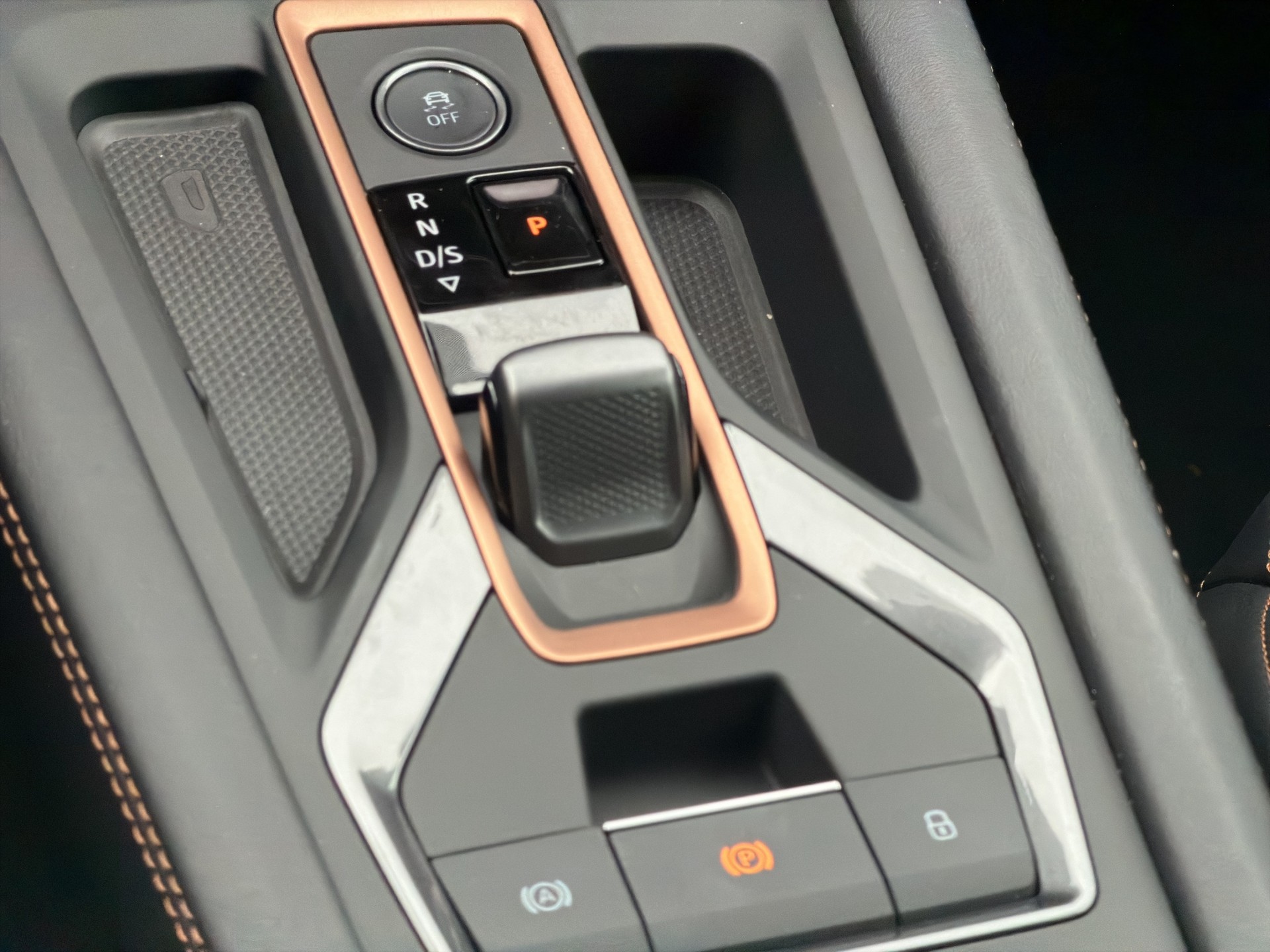 CUPRA LEON ST 2.0 TSI VZ DSG 4Drive-image-13