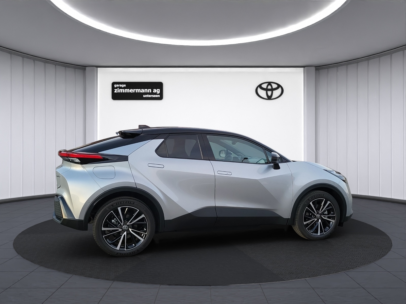 TOYOTA C-HR 2.0 PHEV Style-image-5