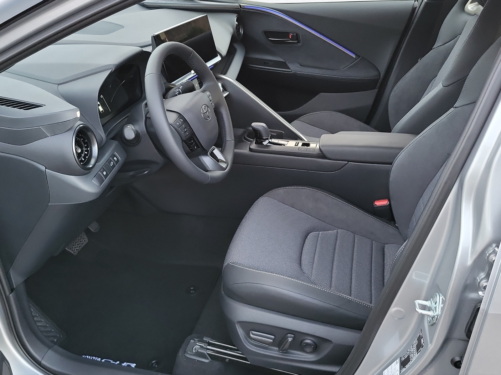 TOYOTA C-HR 2.0 PHEV Style-image-12