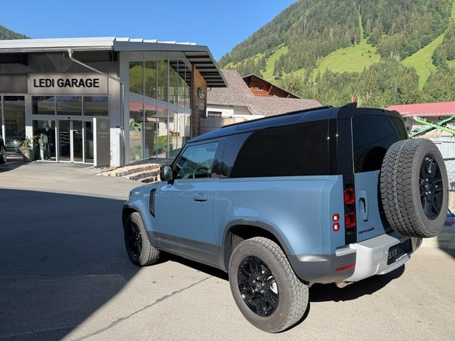 LAND ROVER Defender 90 3.0 D I6 250 Hardtop S-image-6