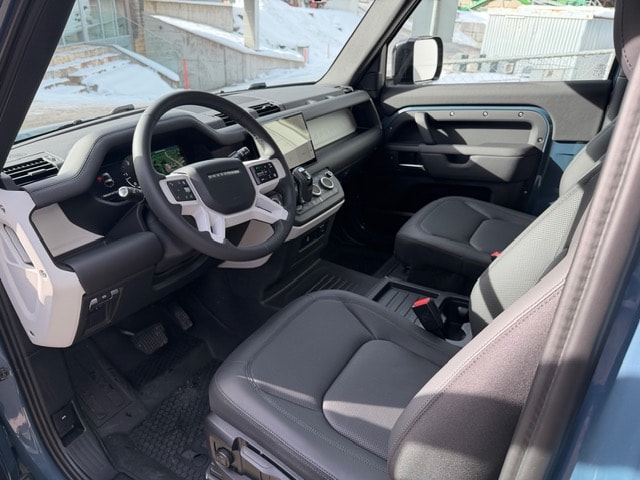LAND ROVER Defender 90 3.0 D I6 250 Hardtop S-image-7