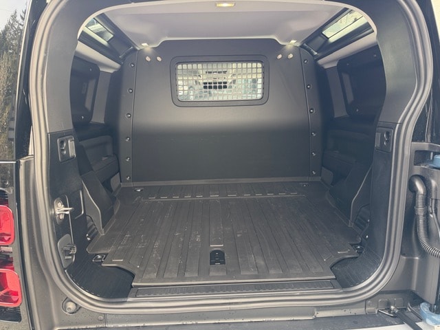 LAND ROVER Defender 90 3.0 D I6 250 Hardtop S-image-9