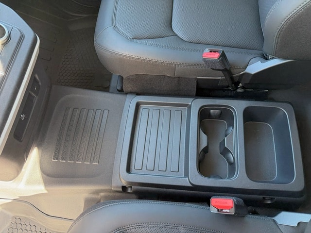 LAND ROVER Defender 90 3.0 D I6 250 Hardtop S-image-11