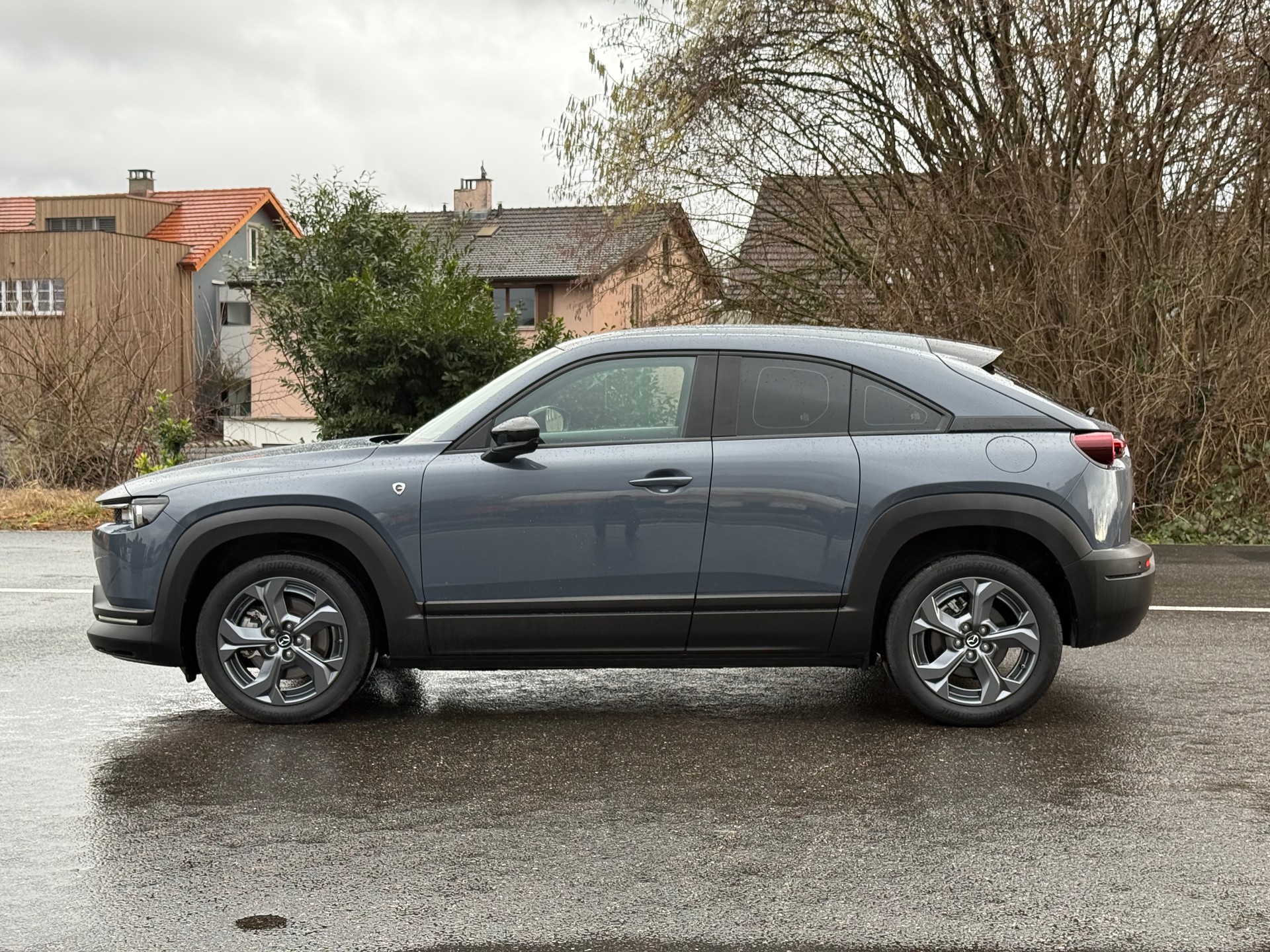 MAZDA MX-30 Skyactiv R-EV Exclusive-Line-showroom-element-1
