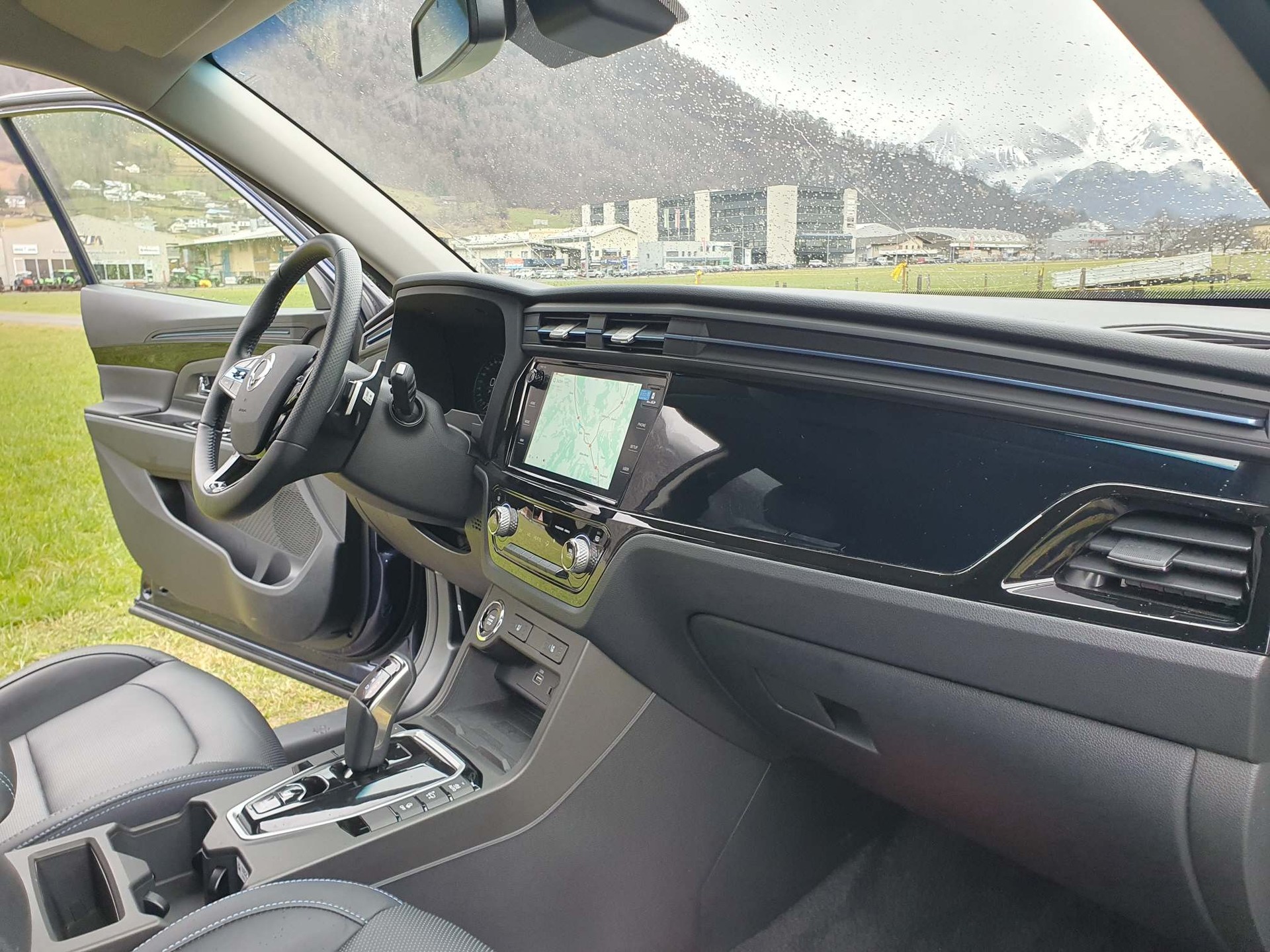 KGM-SsangYong Korando eMotion Titanium-image-11