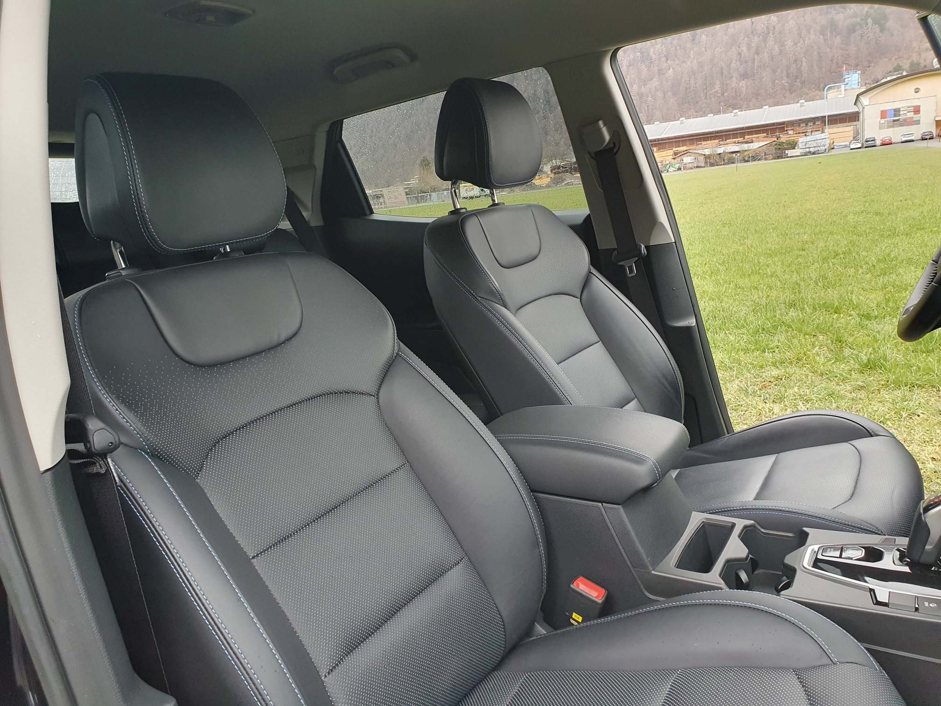 KGM-SsangYong Korando eMotion Titanium-image-12
