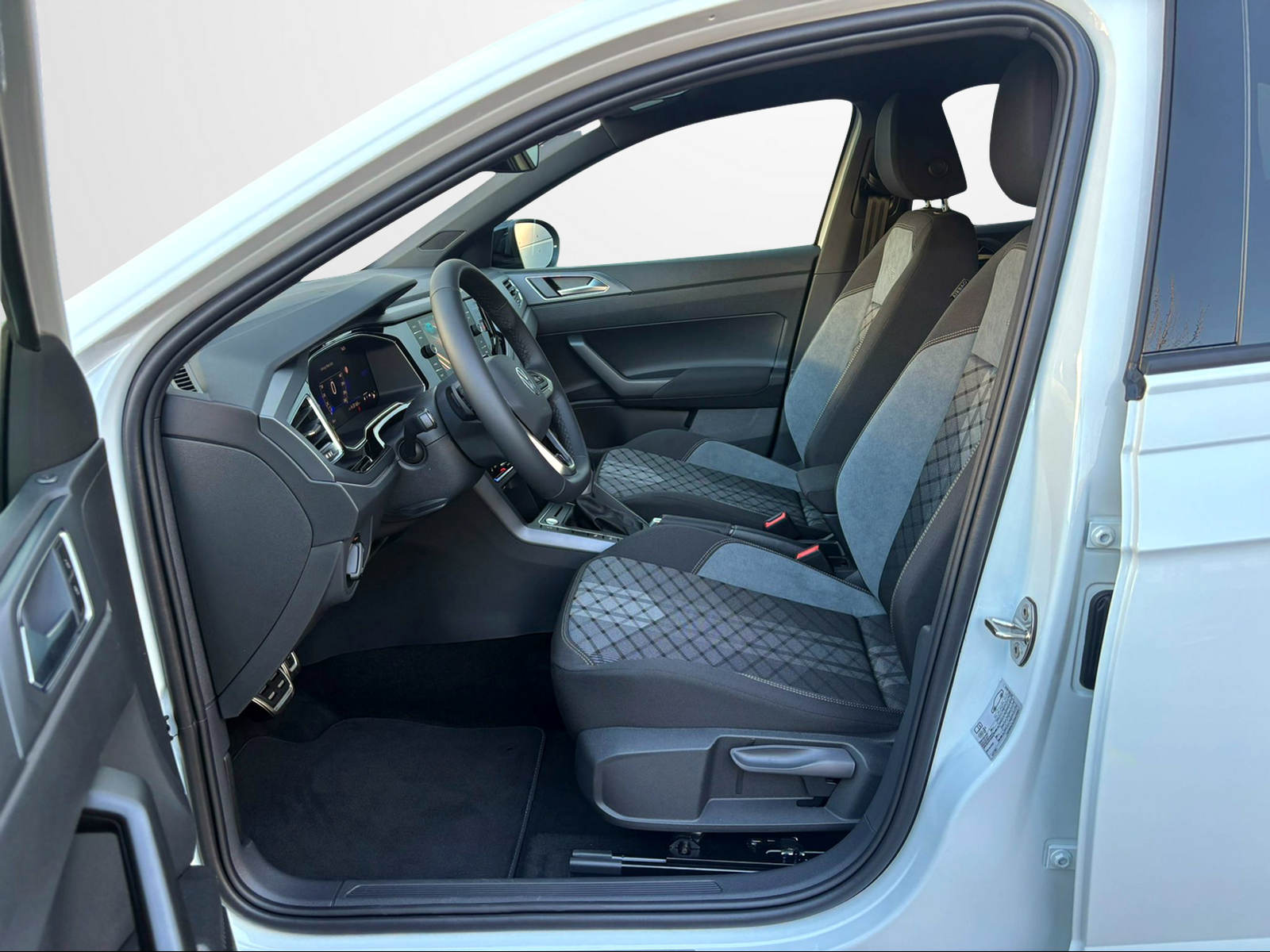 VW Taigo 1.0 TSI R-Line DSG-image-4