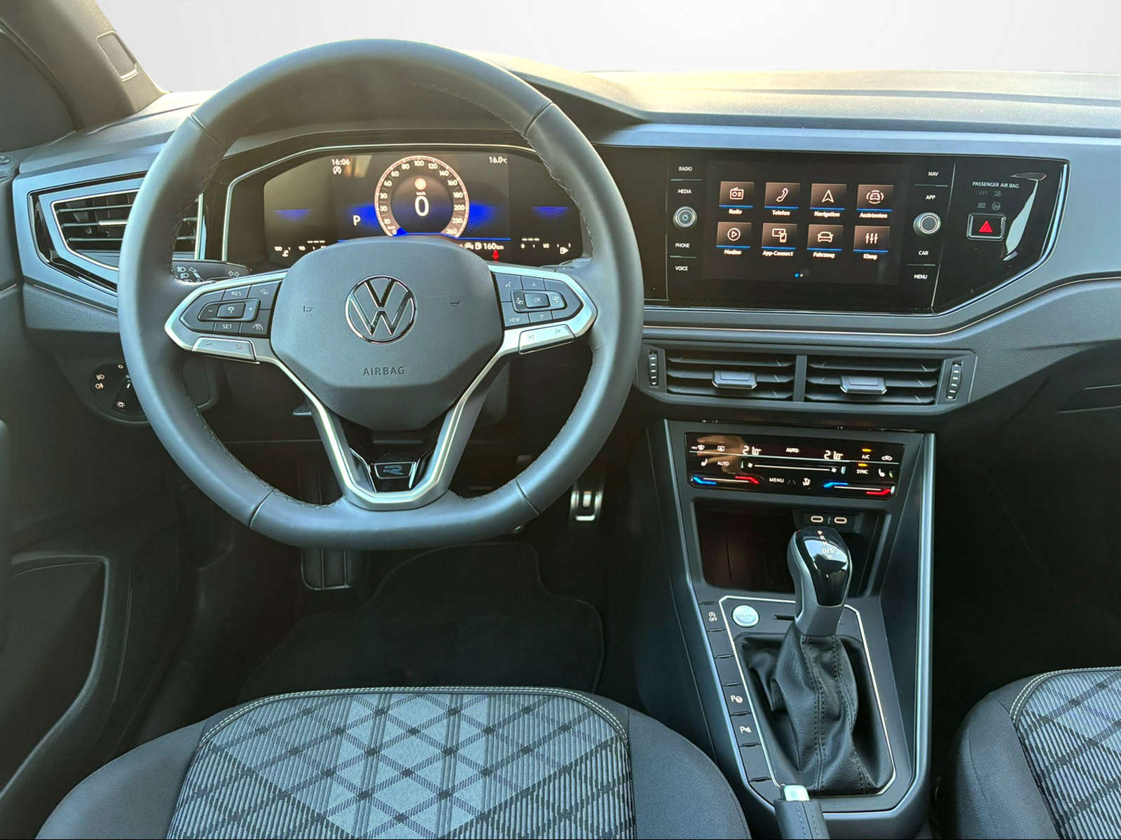 VW Taigo 1.0 TSI R-Line DSG-image-5