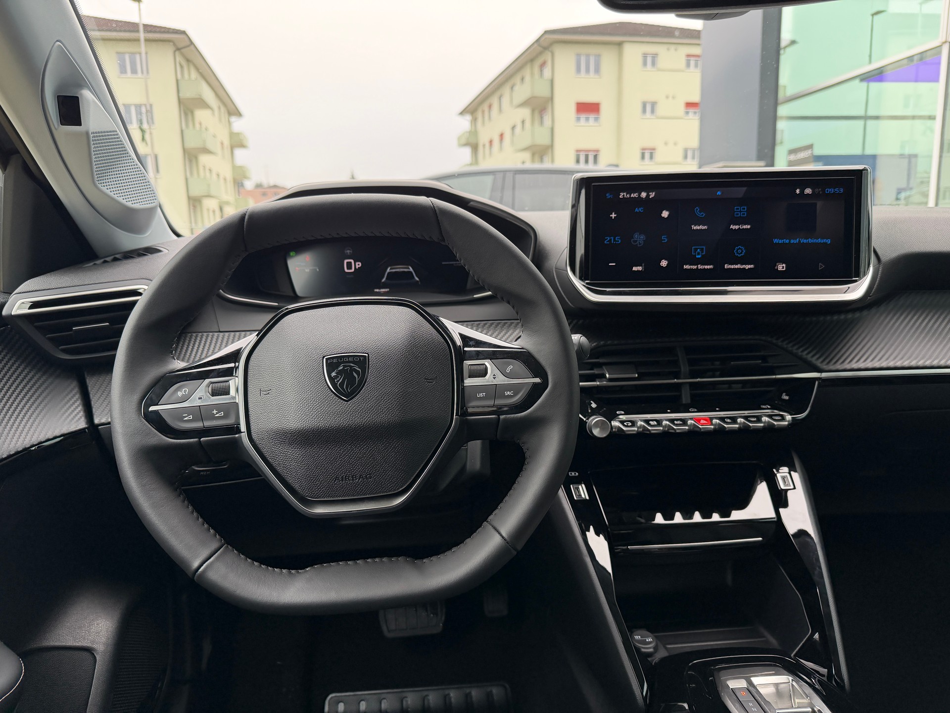 PEUGEOT 208 1.2 MHEV 110 Allure Premium-image-11