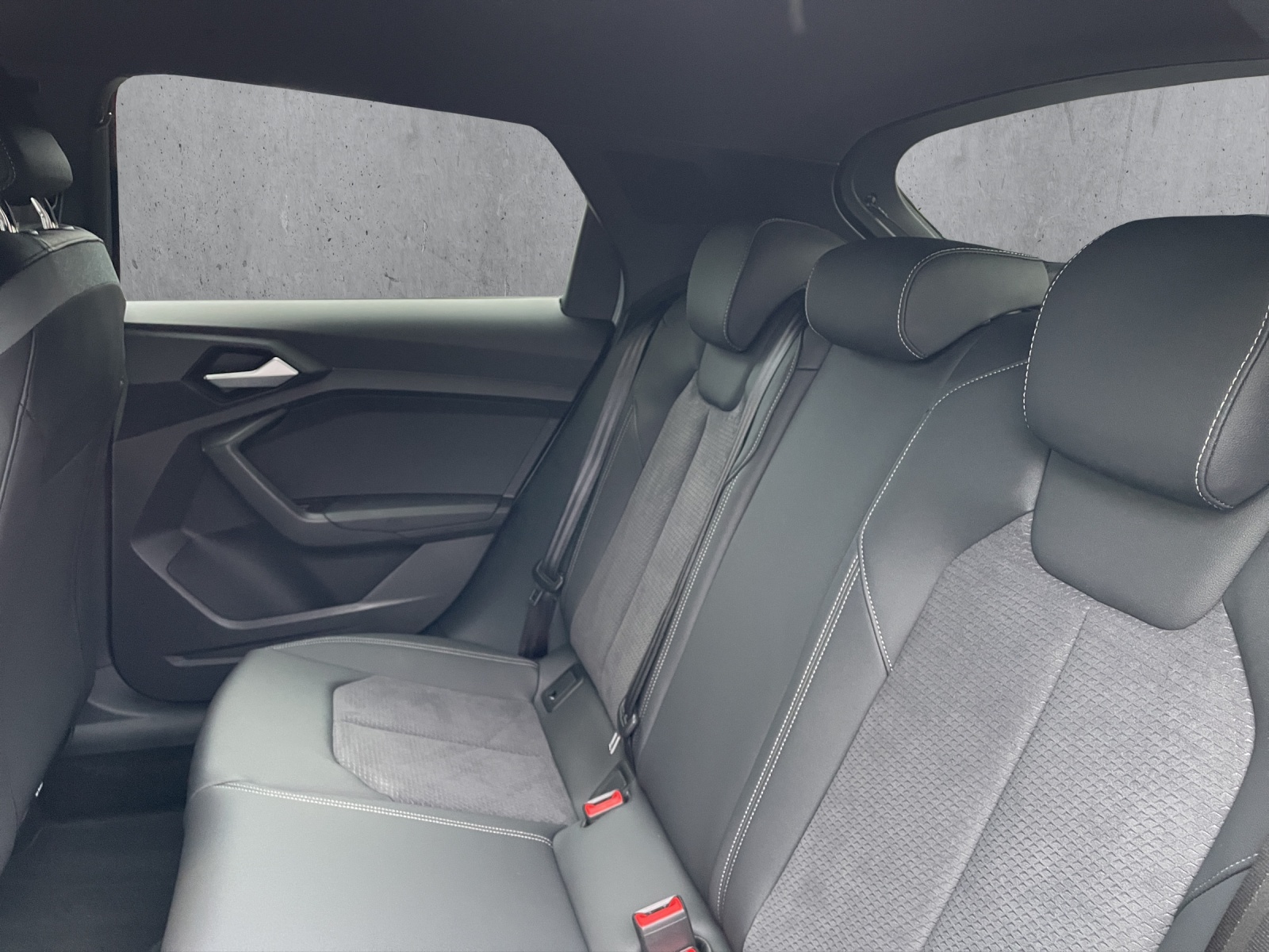 AUDI A1 Sportback 30 TFSI S Line Attraction S-tronic-image-13