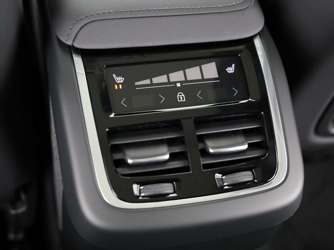 VOLVO XC60 2.0 B5 MH Ultra Dark AWD-image-14