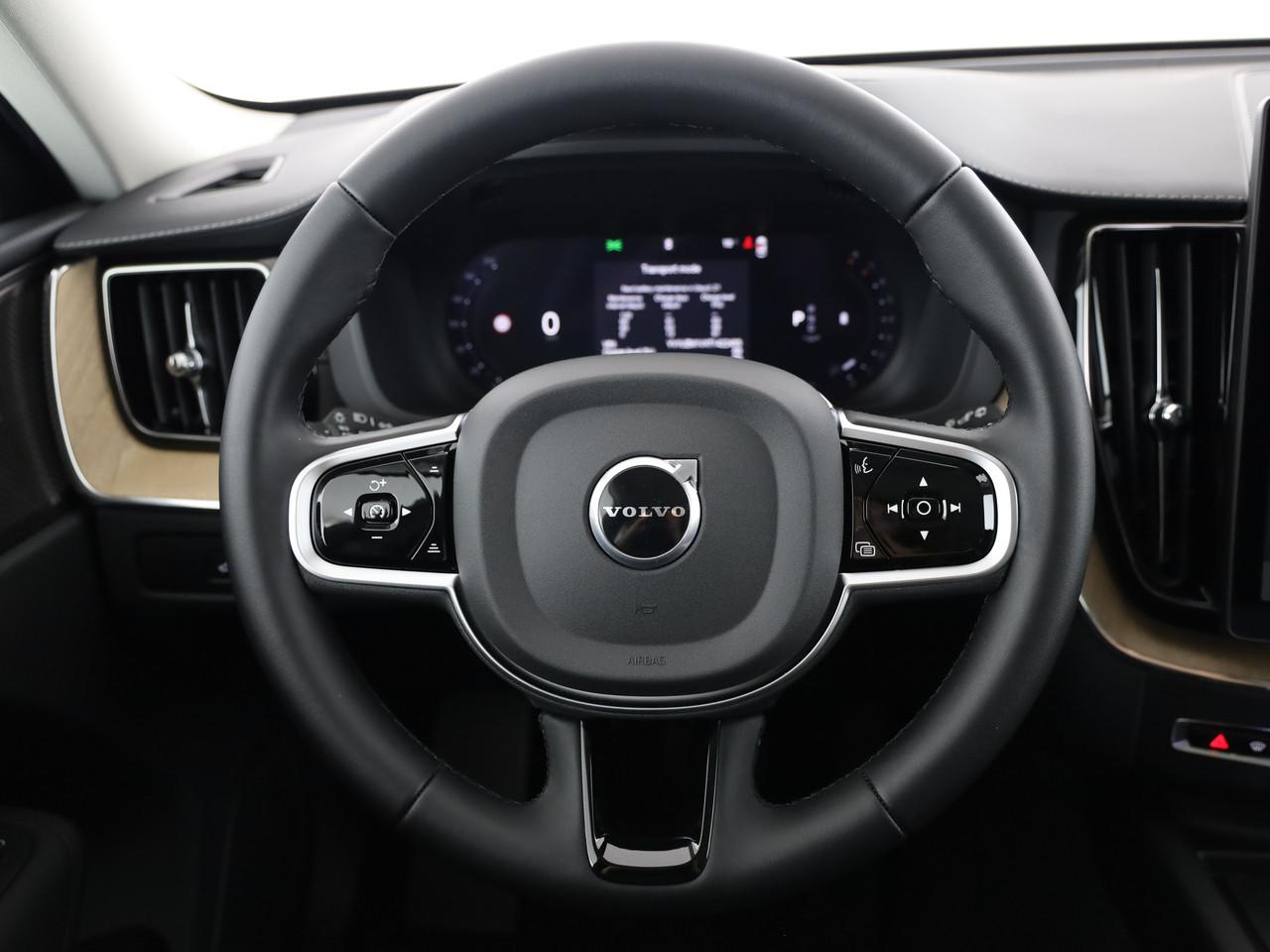 VOLVO XC60 2.0 B5 MH Ultra Dark AWD-image-16