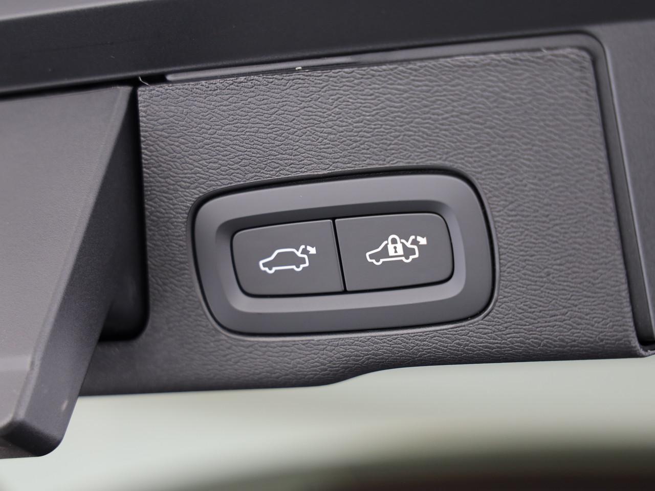 VOLVO XC60 2.0 B5 MH Ultra Dark AWD-image-17