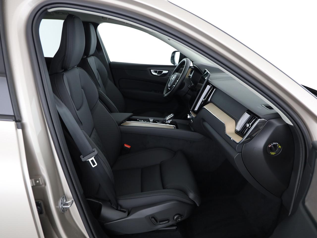 VOLVO XC60 2.0 B5 MH Ultra Dark AWD-image-11