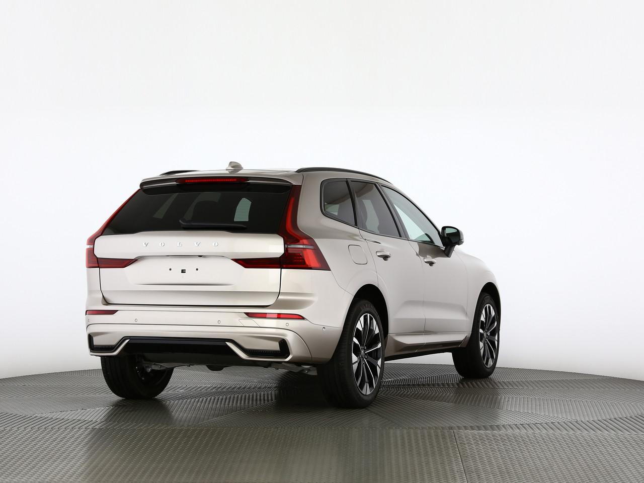 VOLVO XC60 2.0 B5 MH Ultra Dark AWD-image-1