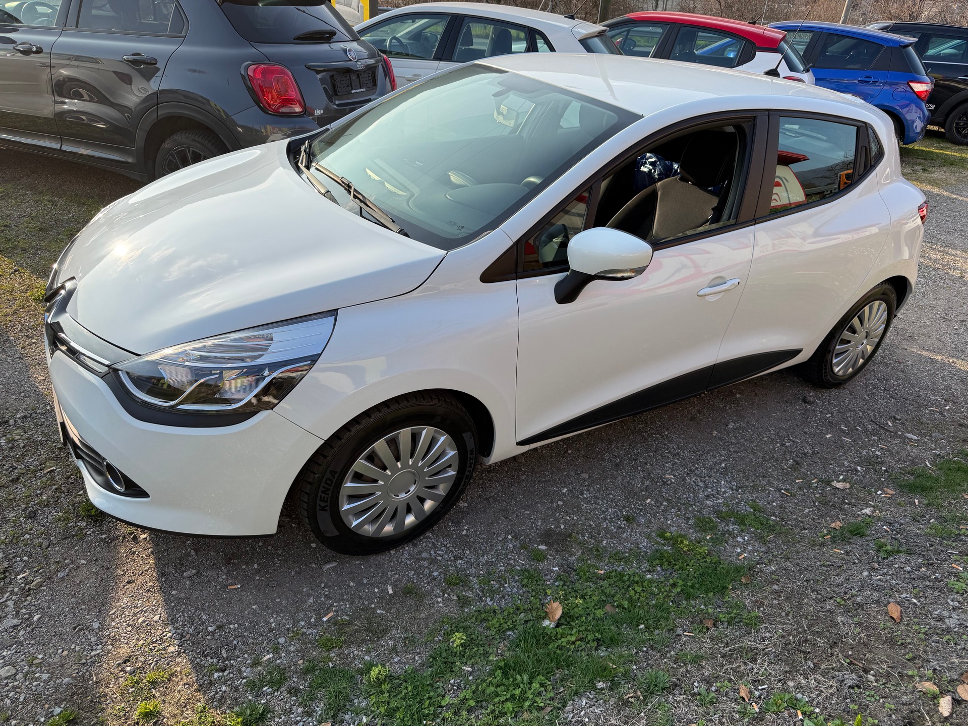 RENAULT Clio 1.2 16V Authentique-image-1