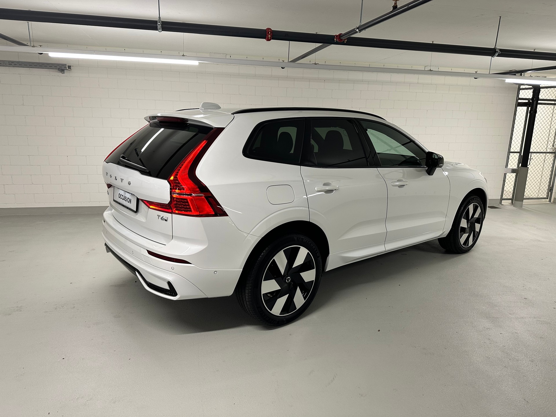 VOLVO XC60 T6 eAWD PluginHybrid Plus Dark Geartronic-image-2