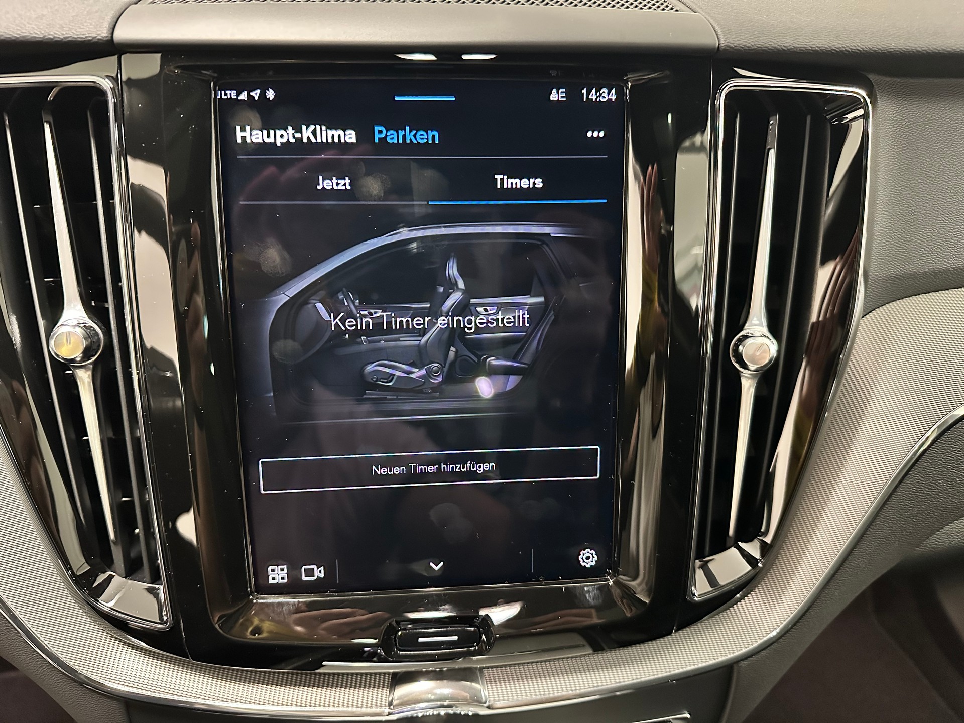 VOLVO XC60 T6 eAWD PluginHybrid Plus Dark Geartronic-image-15