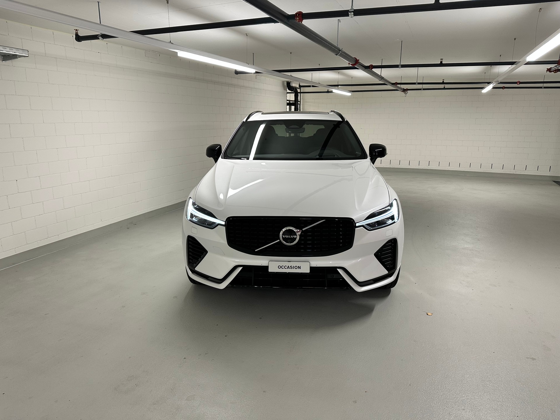VOLVO XC60 T6 eAWD PluginHybrid Plus Dark Geartronic-image-1