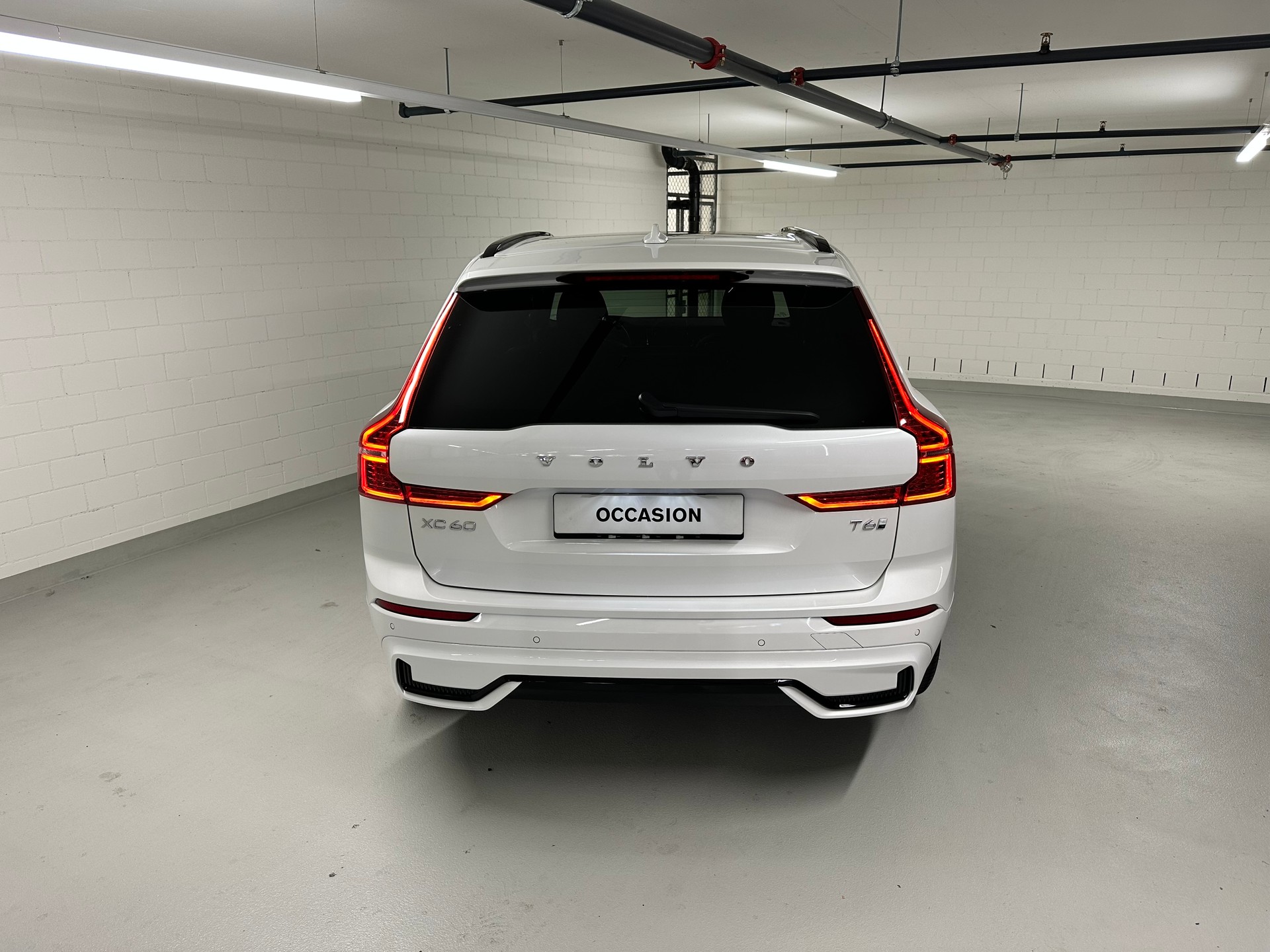 VOLVO XC60 T6 eAWD PluginHybrid Plus Dark Geartronic-image-3