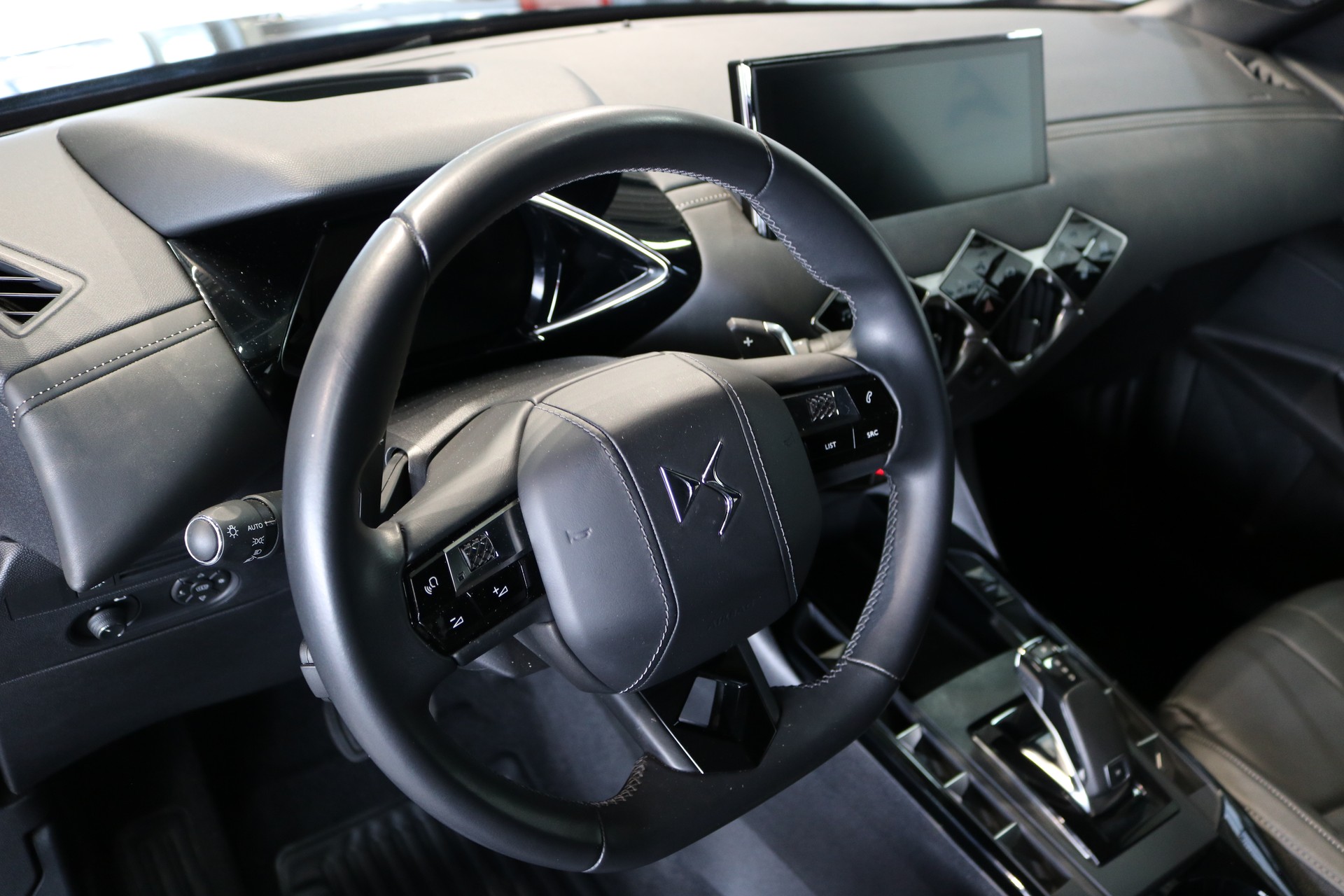 DS AUTOMOBILES DS 3 Crossback 1.2 PureTech SO Chic EAT8-image-5