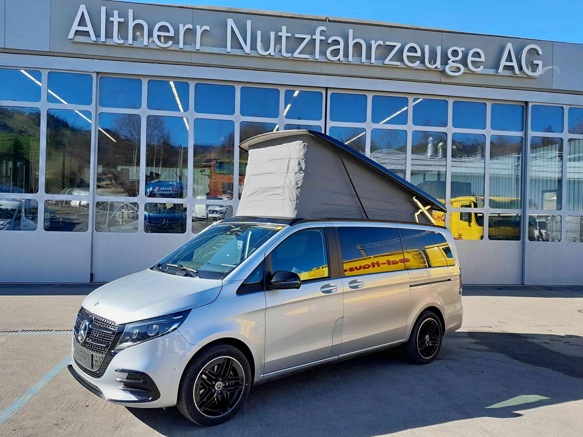 MERCEDES-BENZ Horizon 300d lang 4x4-showroom-element-1