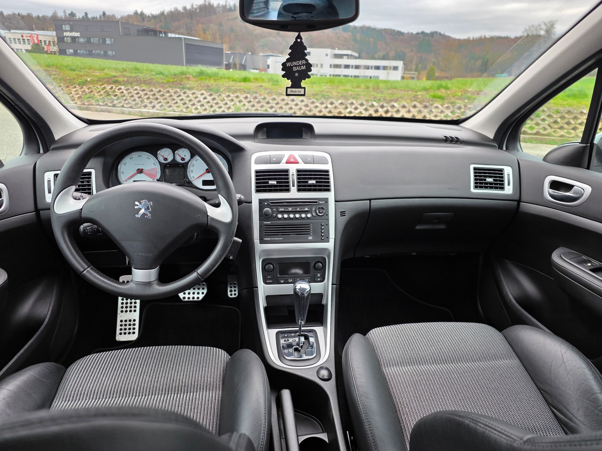 PEUGEOT 307 2.0 16V XS-image-5