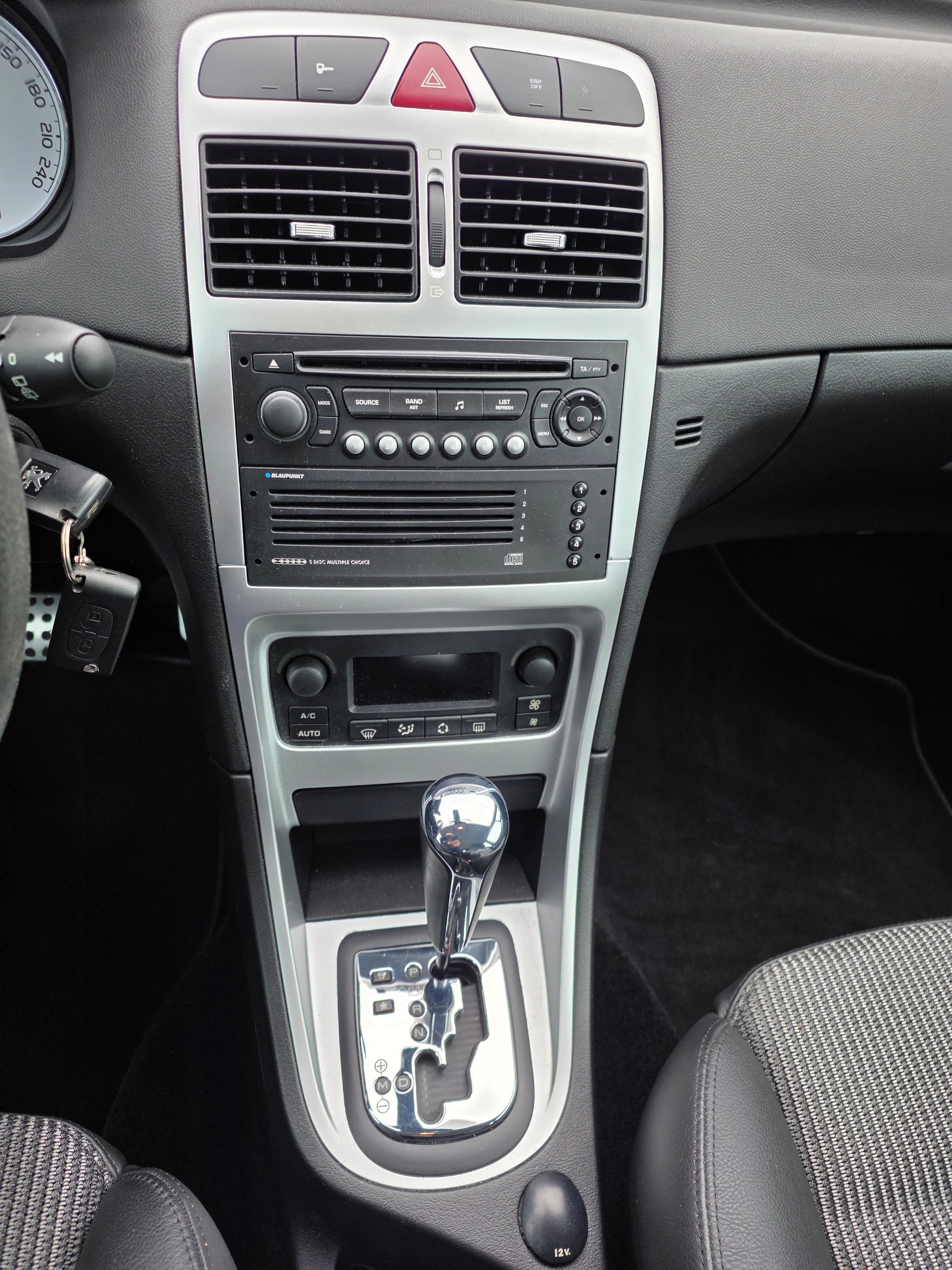 PEUGEOT 307 2.0 16V XS-image-7