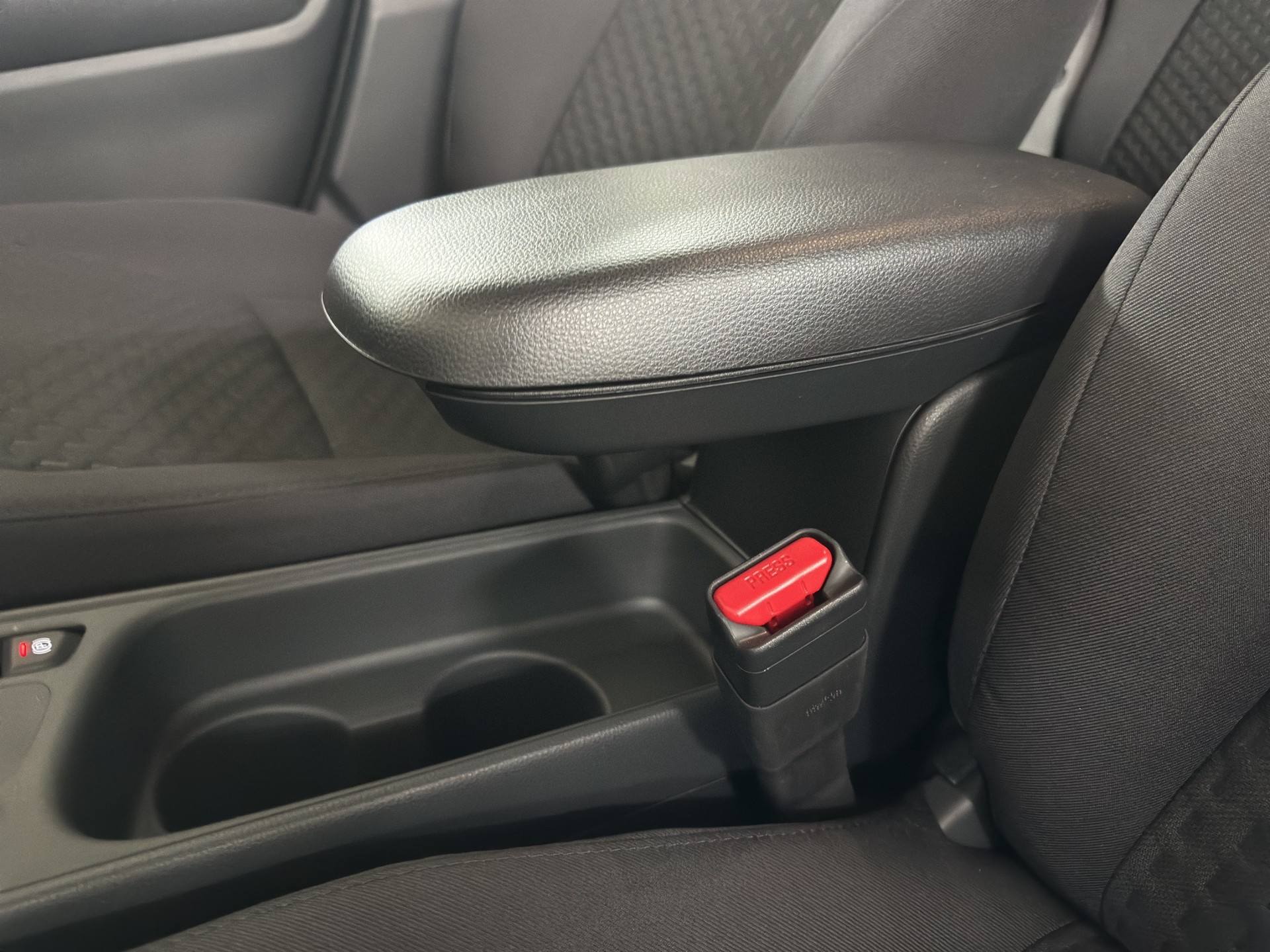 TOYOTA Yaris Cross 1.5 Comfort e-CVT-image-24