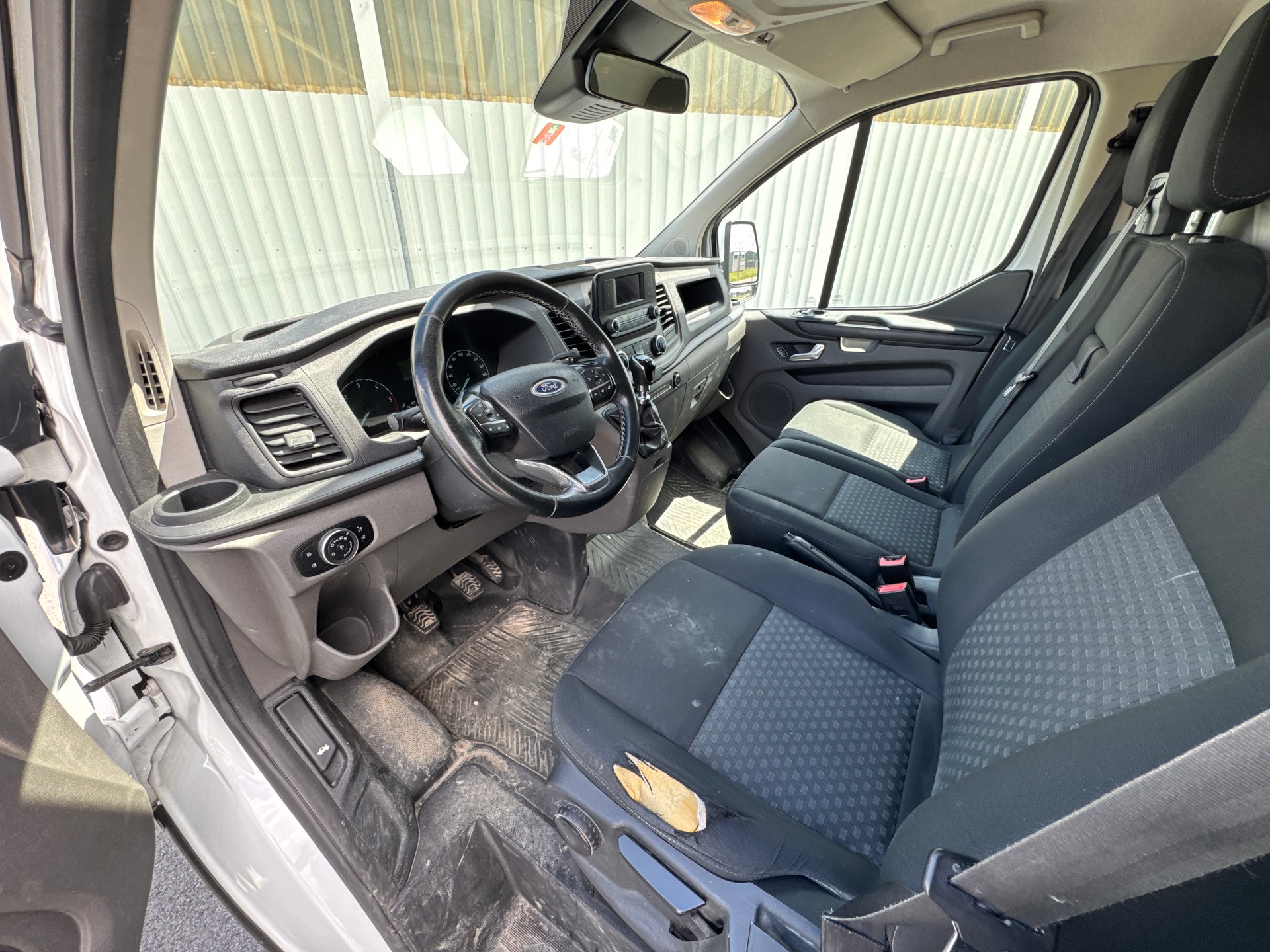 FORD Transit Custom Van 300 L1H1 Ambiente-image-12