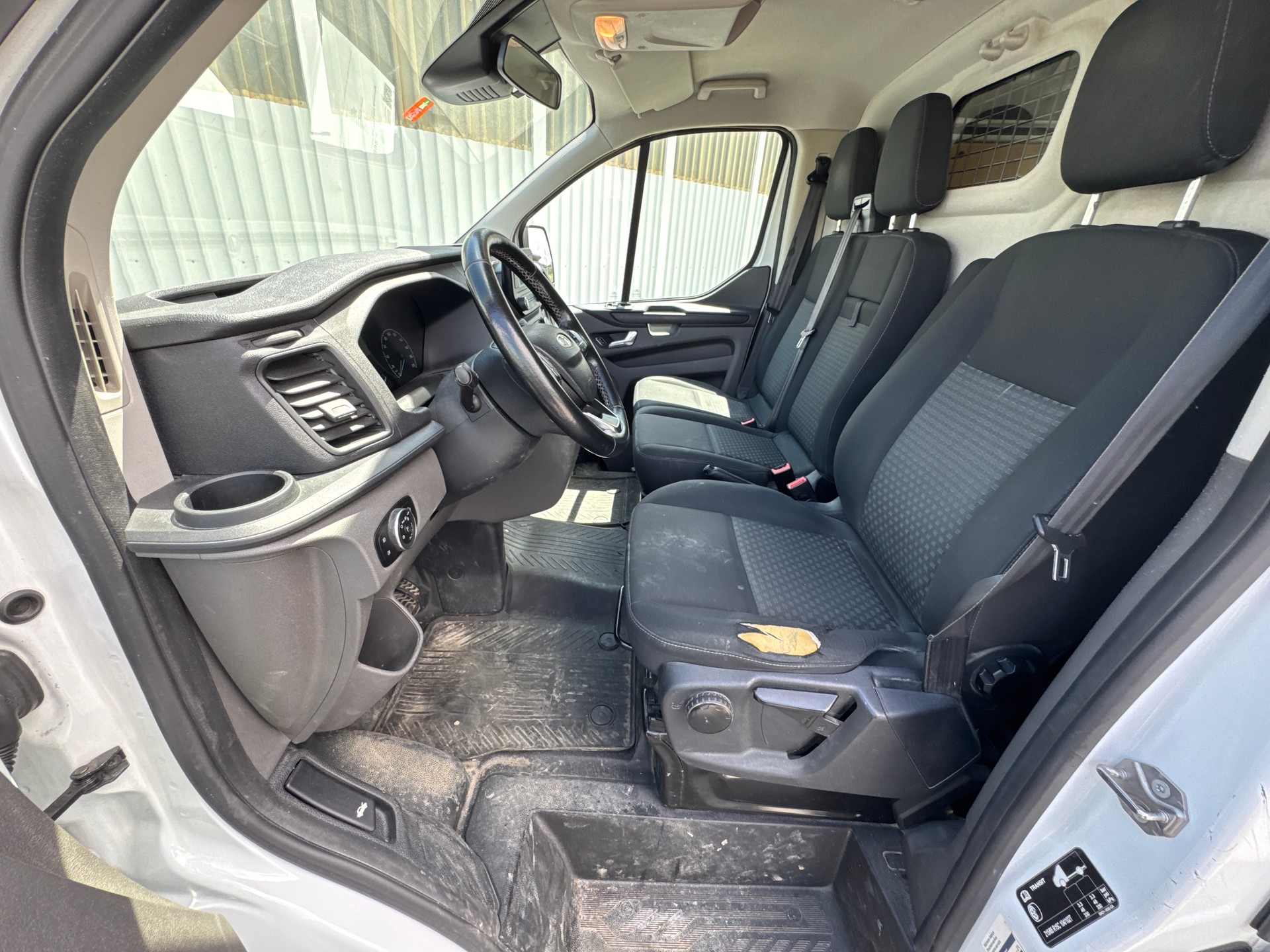 FORD Transit Custom Van 300 L1H1 Ambiente-image-13