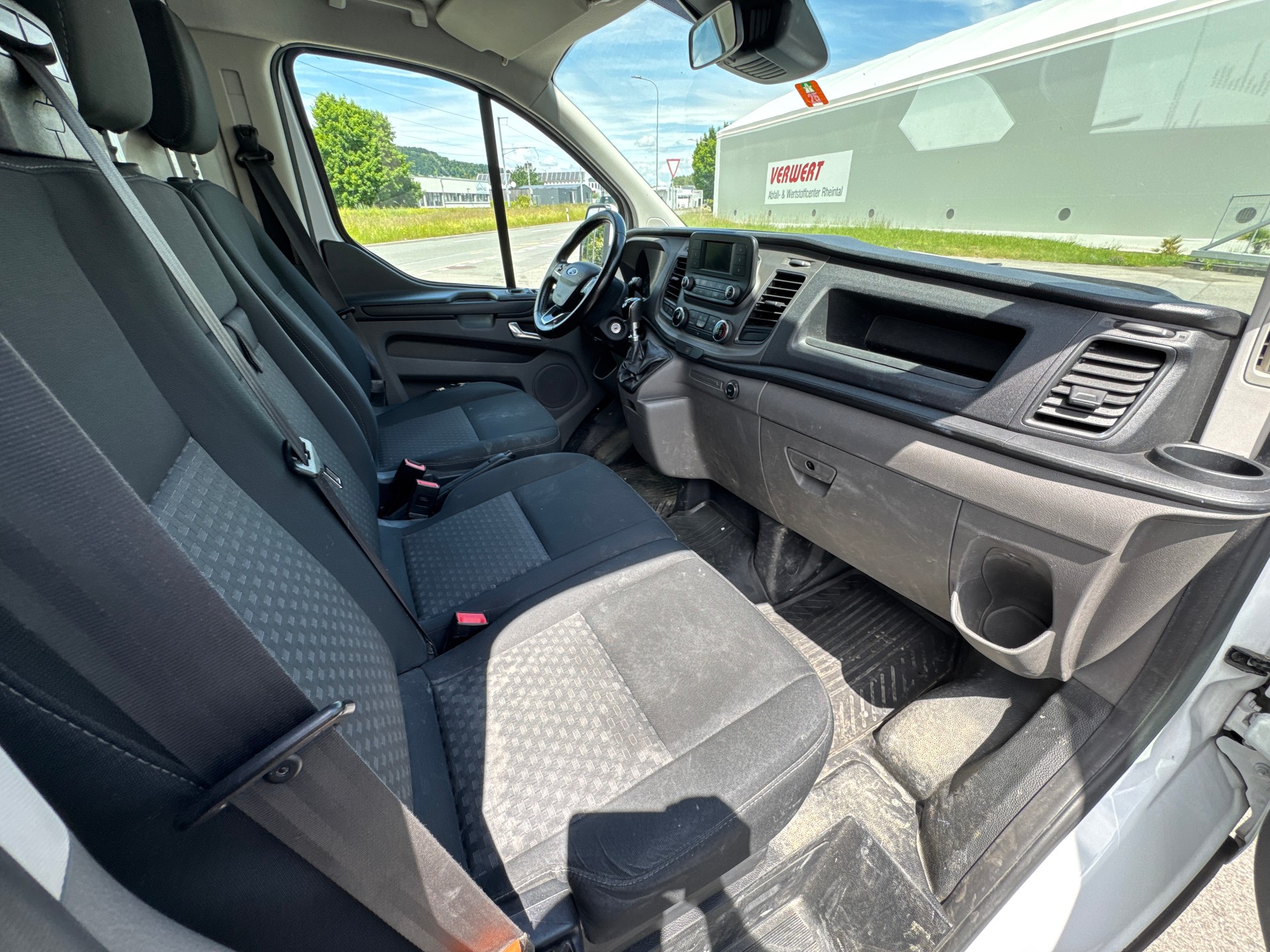 FORD Transit Custom Van 300 L1H1 Ambiente-image-6