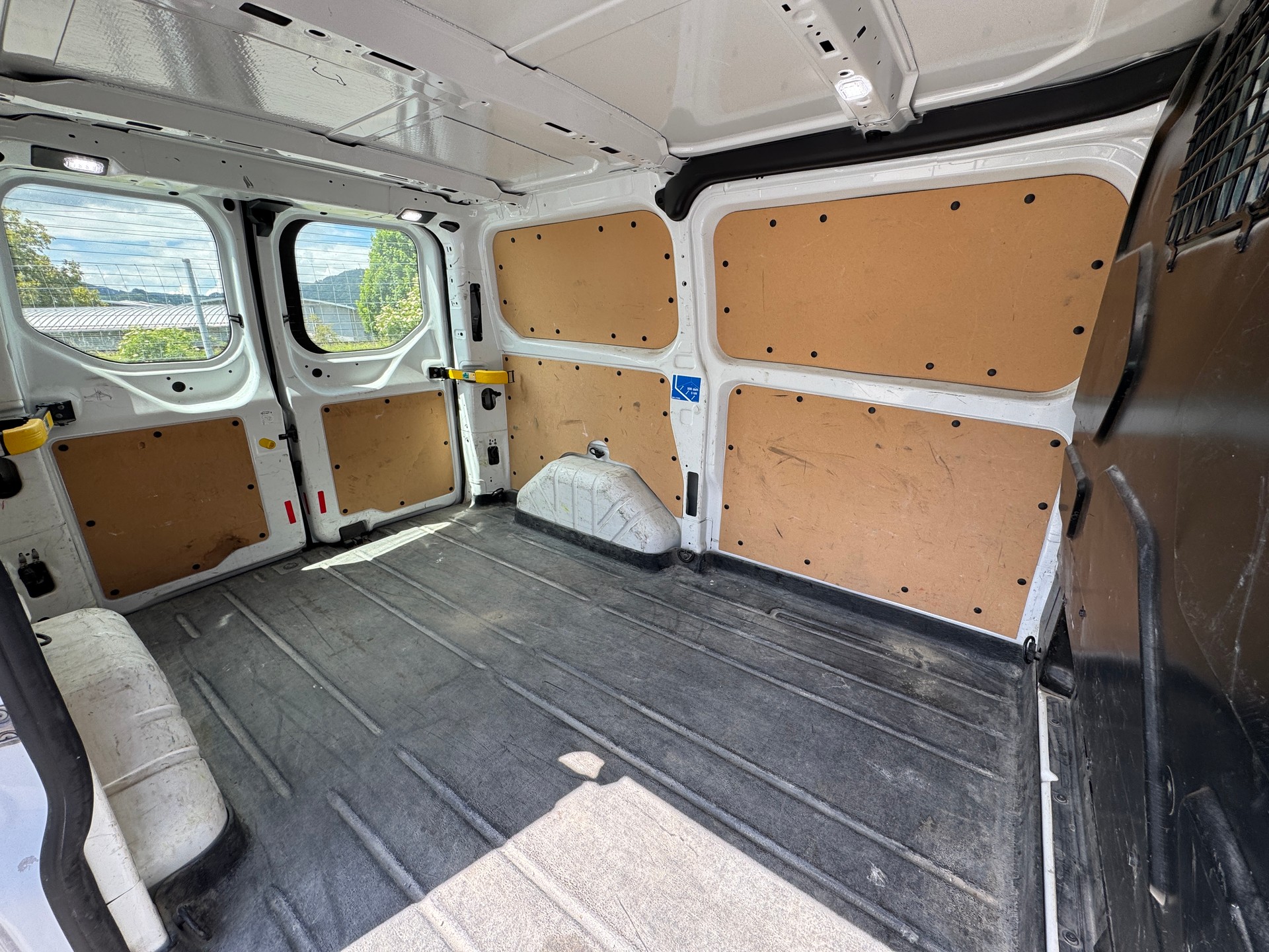 FORD Transit Custom Van 300 L1H1 Ambiente-image-4