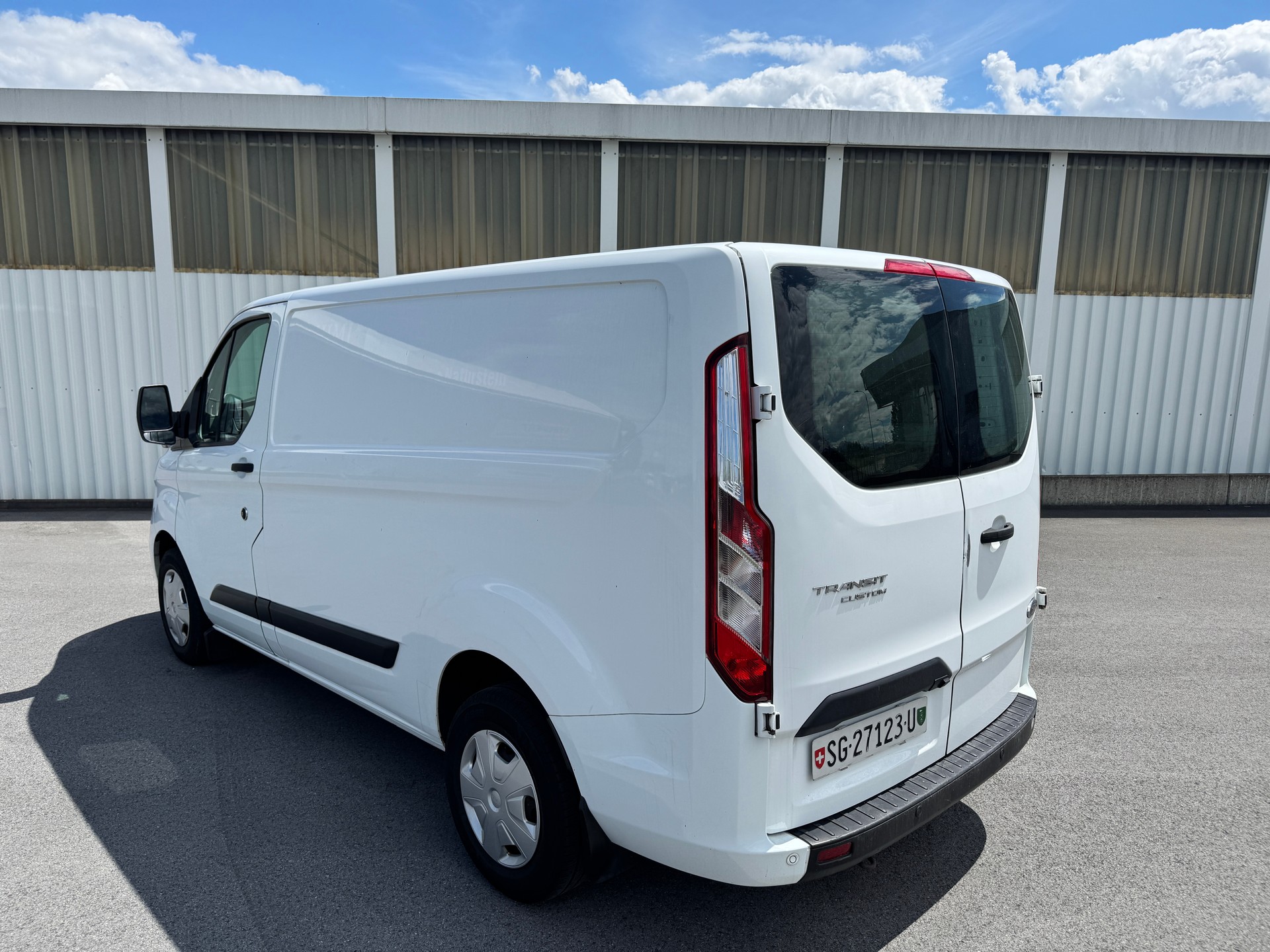 FORD Transit Custom Van 300 L1H1 Ambiente-image-1