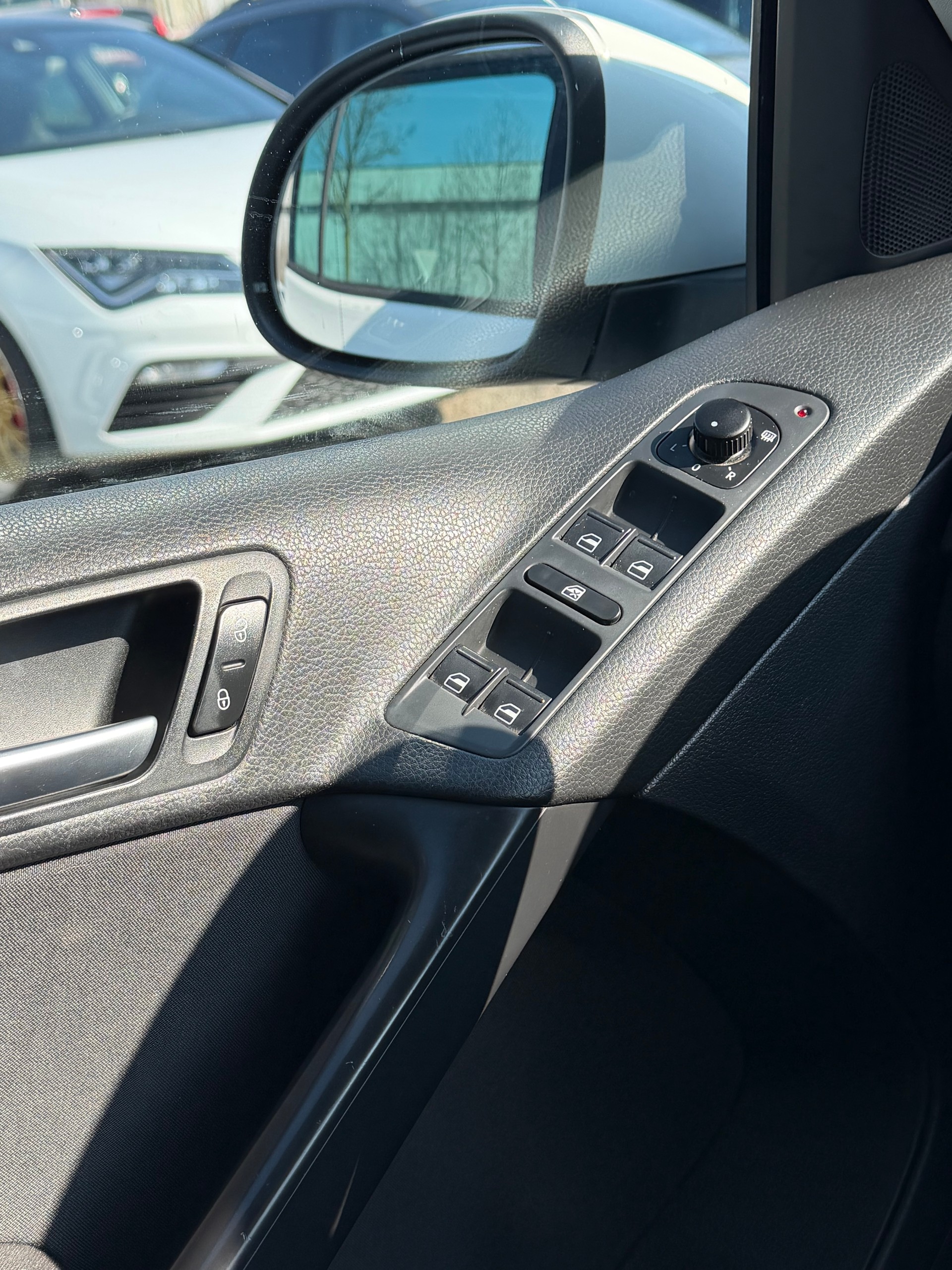 VW Tiguan 2.0 TDI BlueMotion Trend&Fun 4Motion DSG-image-13
